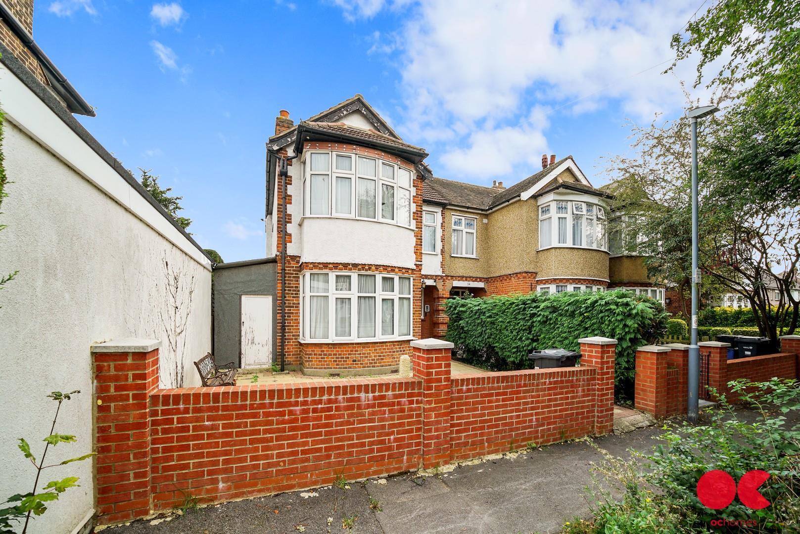 3 bed end of terrace house for sale in Spearpoint Gardens, Ilford  - Property Image 16