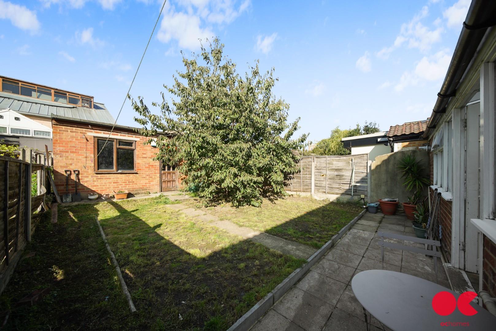 3 bed semi-detached house for sale in St. Marys Road, Ilford  - Property Image 14