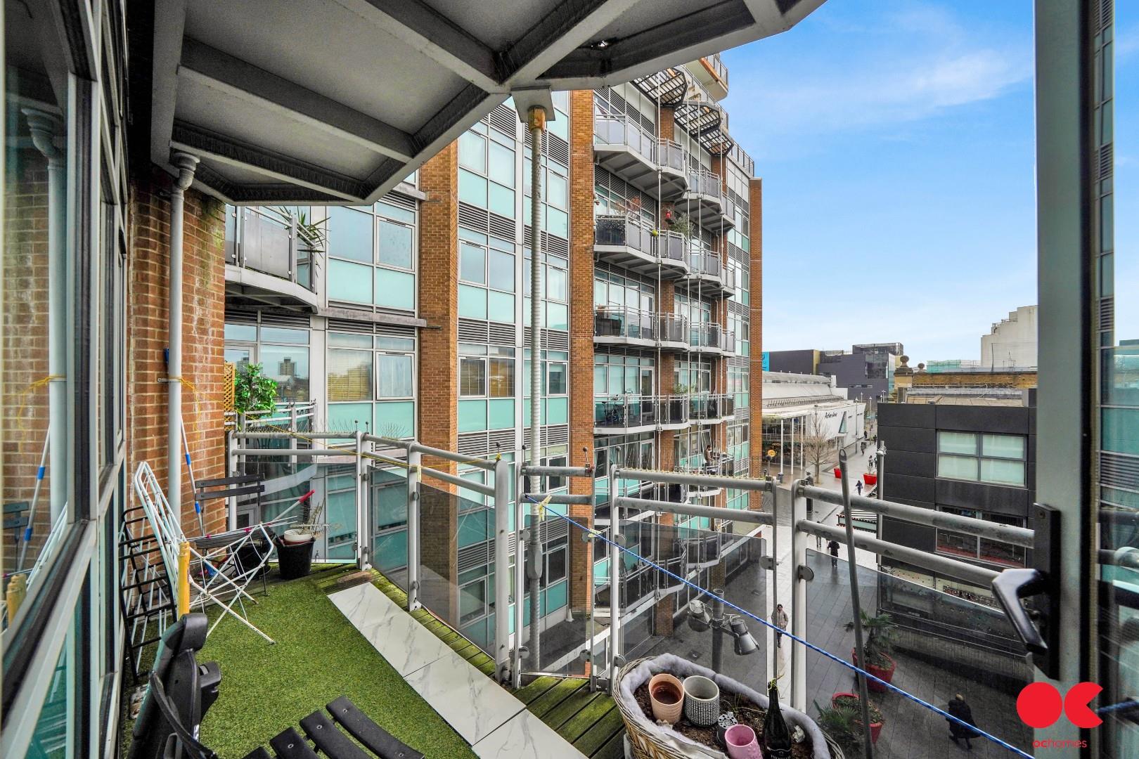 2 bed flat for sale in Gerry Raffles Square, Stratford  - Property Image 18