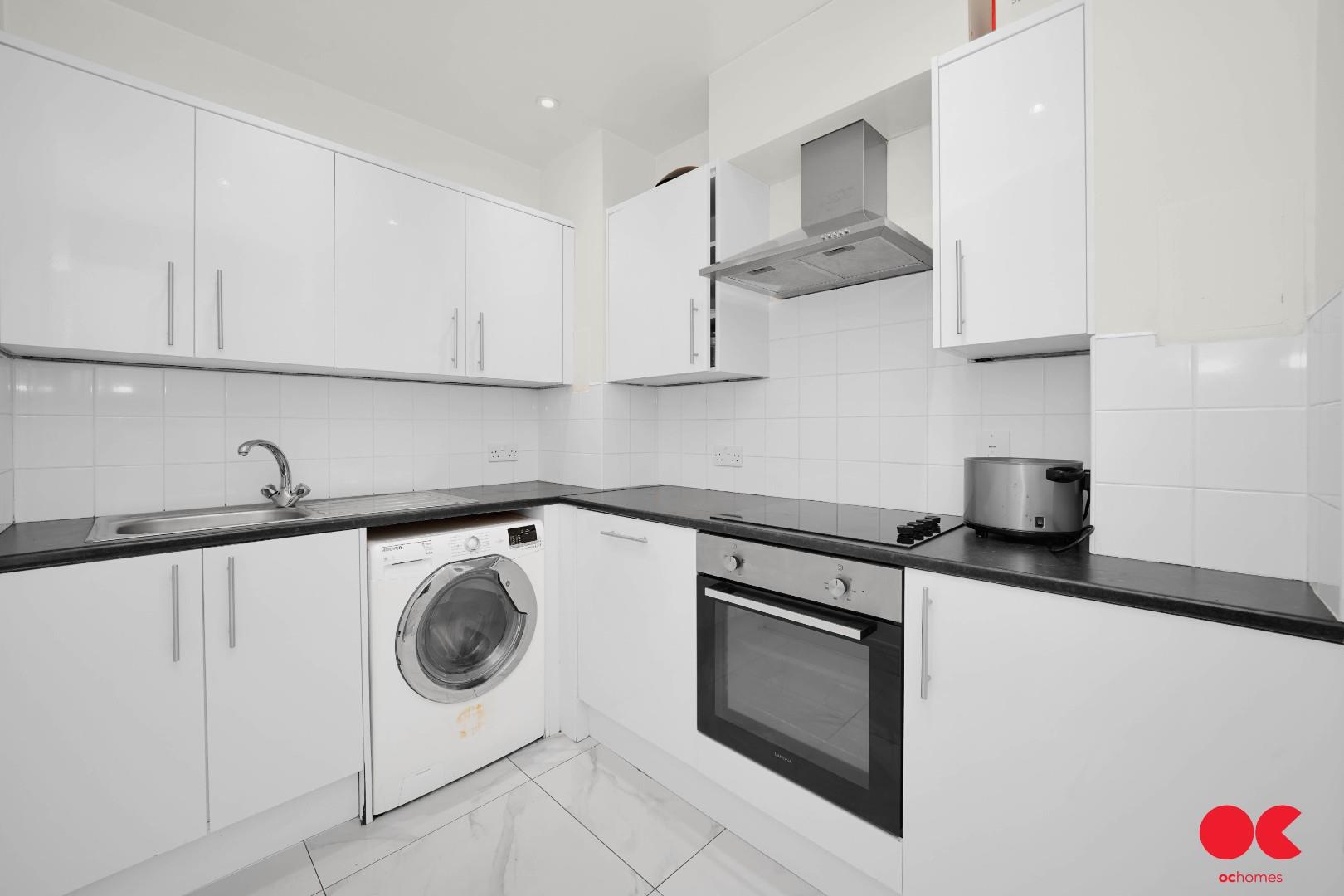 2 bed flat for sale in Gerry Raffles Square, Stratford  - Property Image 3