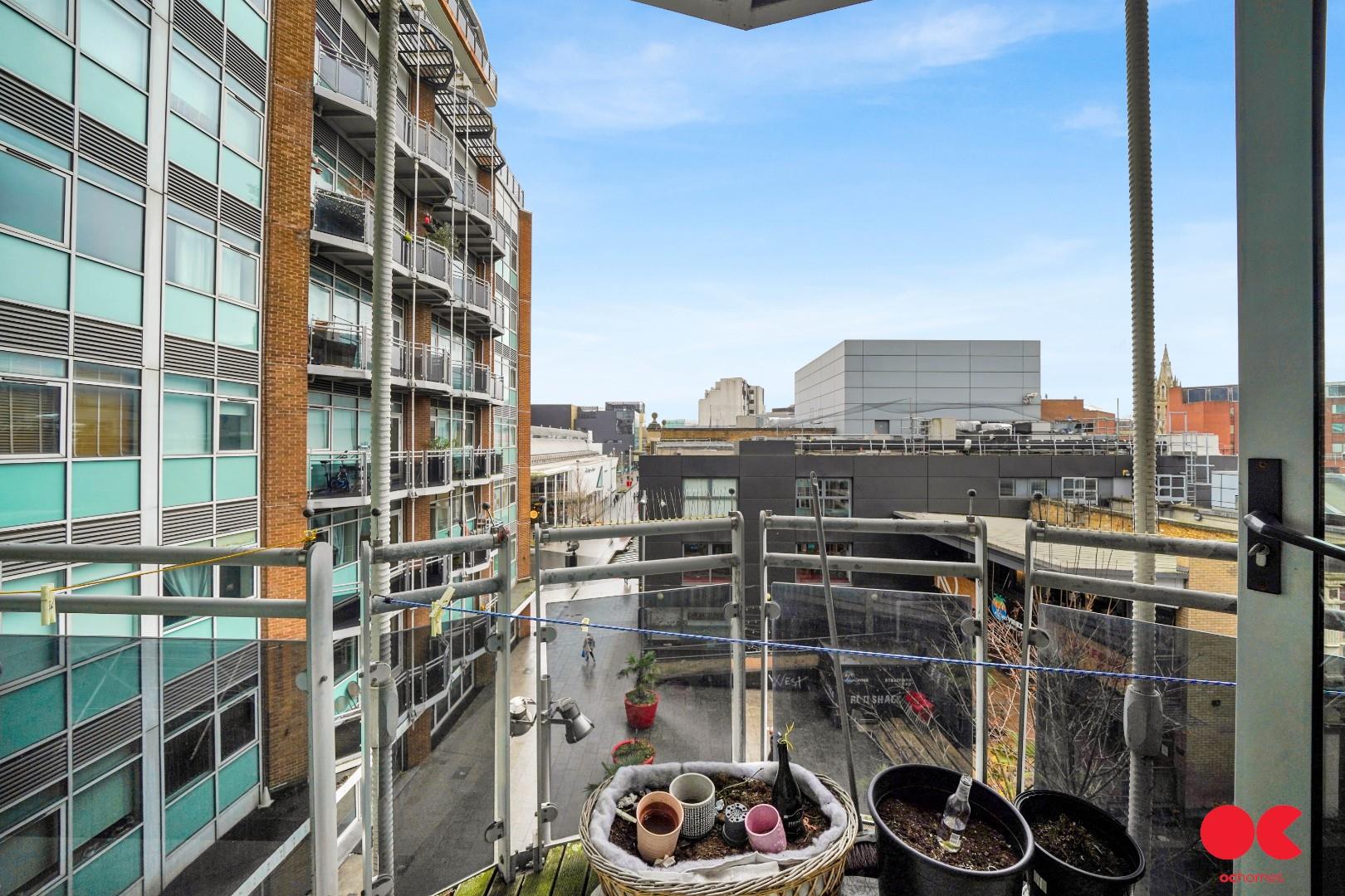 2 bed flat for sale in Gerry Raffles Square, Stratford  - Property Image 13