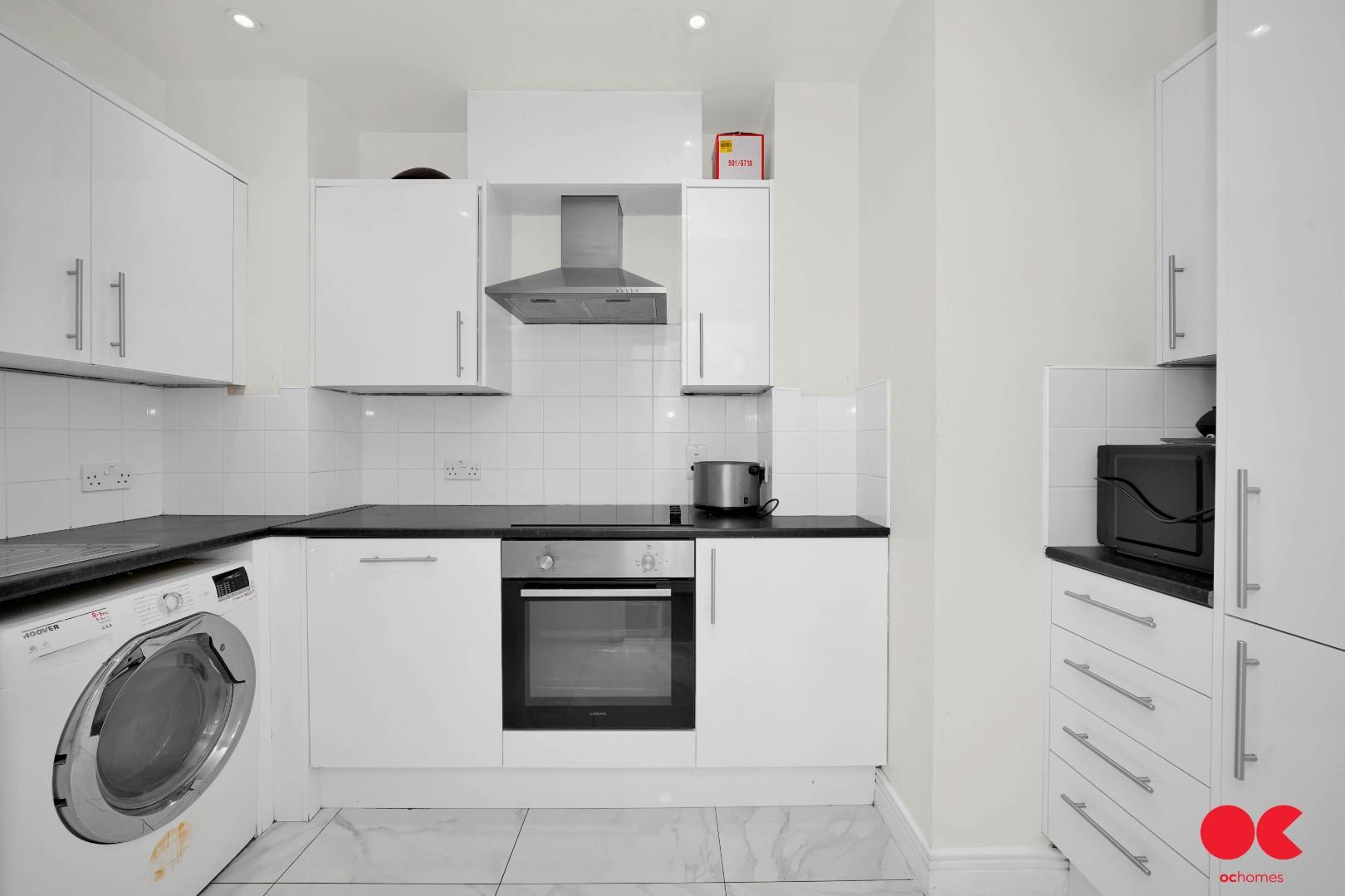 2 bed flat for sale in Gerry Raffles Square, Stratford  - Property Image 9