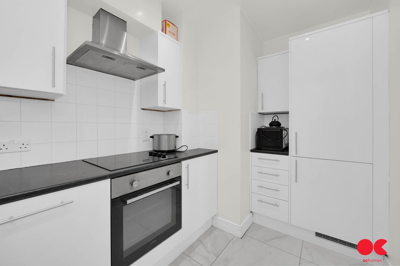 2 bed flat for sale in Gerry Raffles Square, Stratford  - Property Image 14