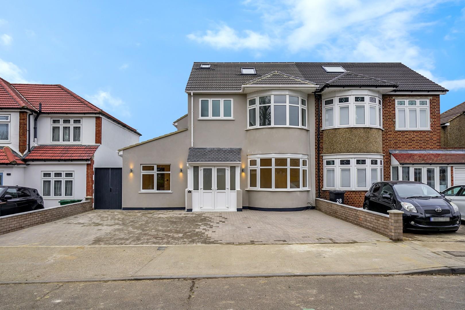 5 bed semi-detached house for sale in Pettits Boulevard, Romford - Property Image 1
