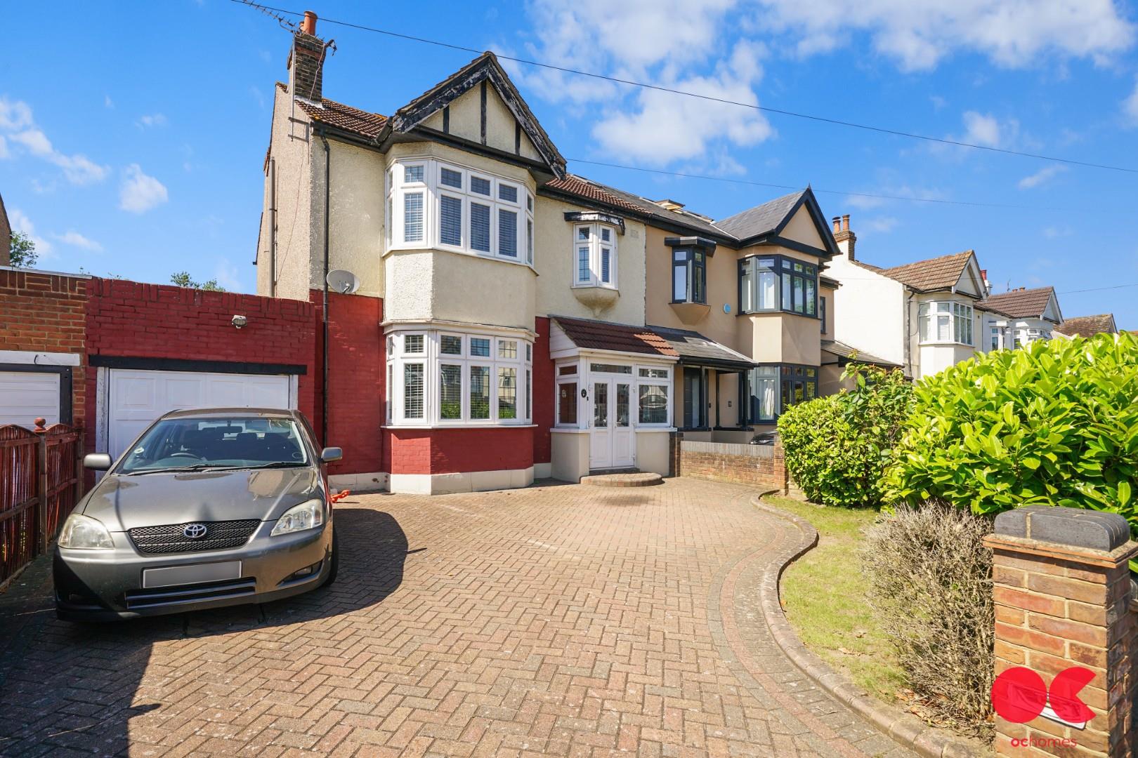 4 bed semi-detached house for sale in Fairholme Avenue, Gidea Park  - Property Image 26