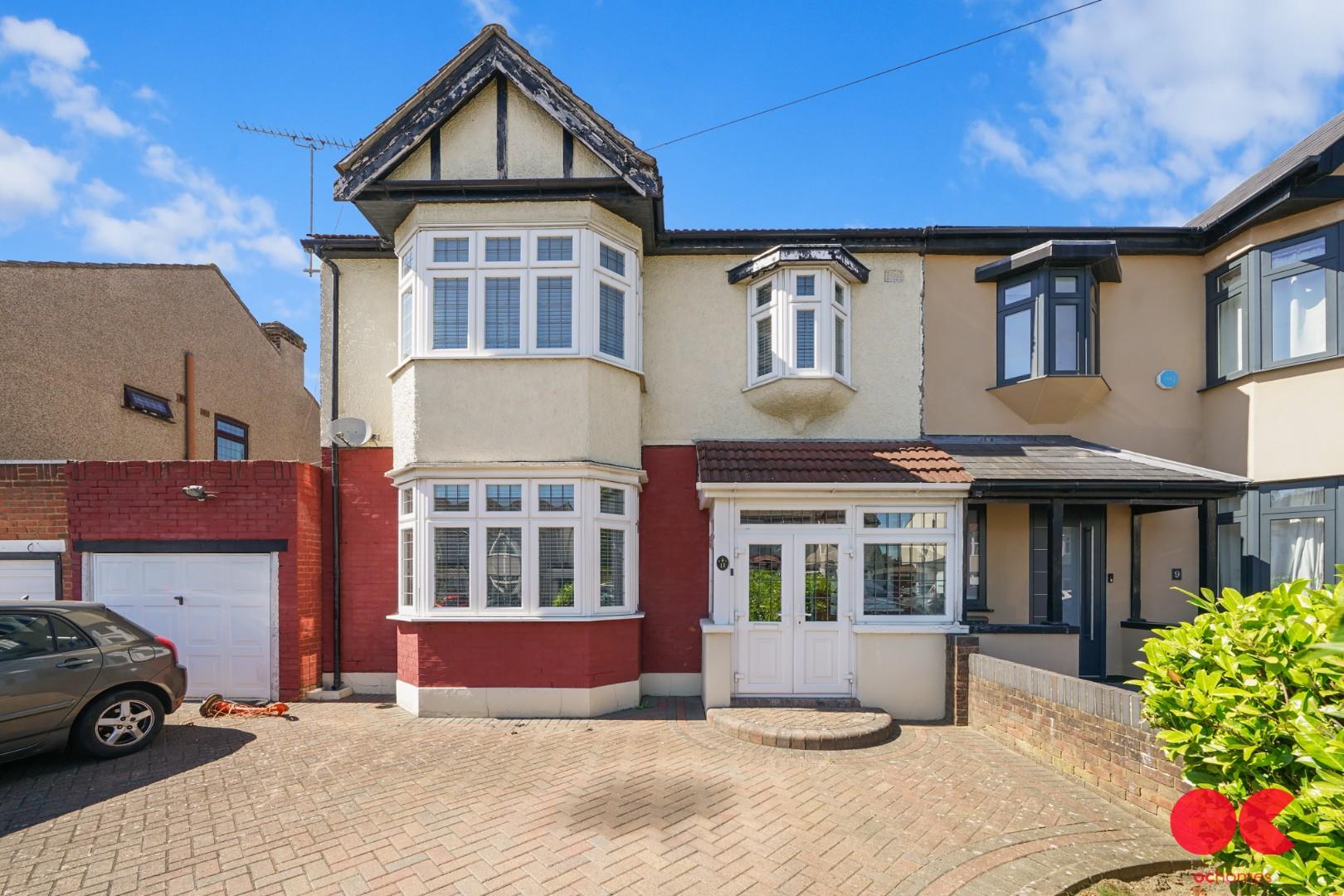 4 bed semi-detached house for sale in Fairholme Avenue, Gidea Park  - Property Image 21