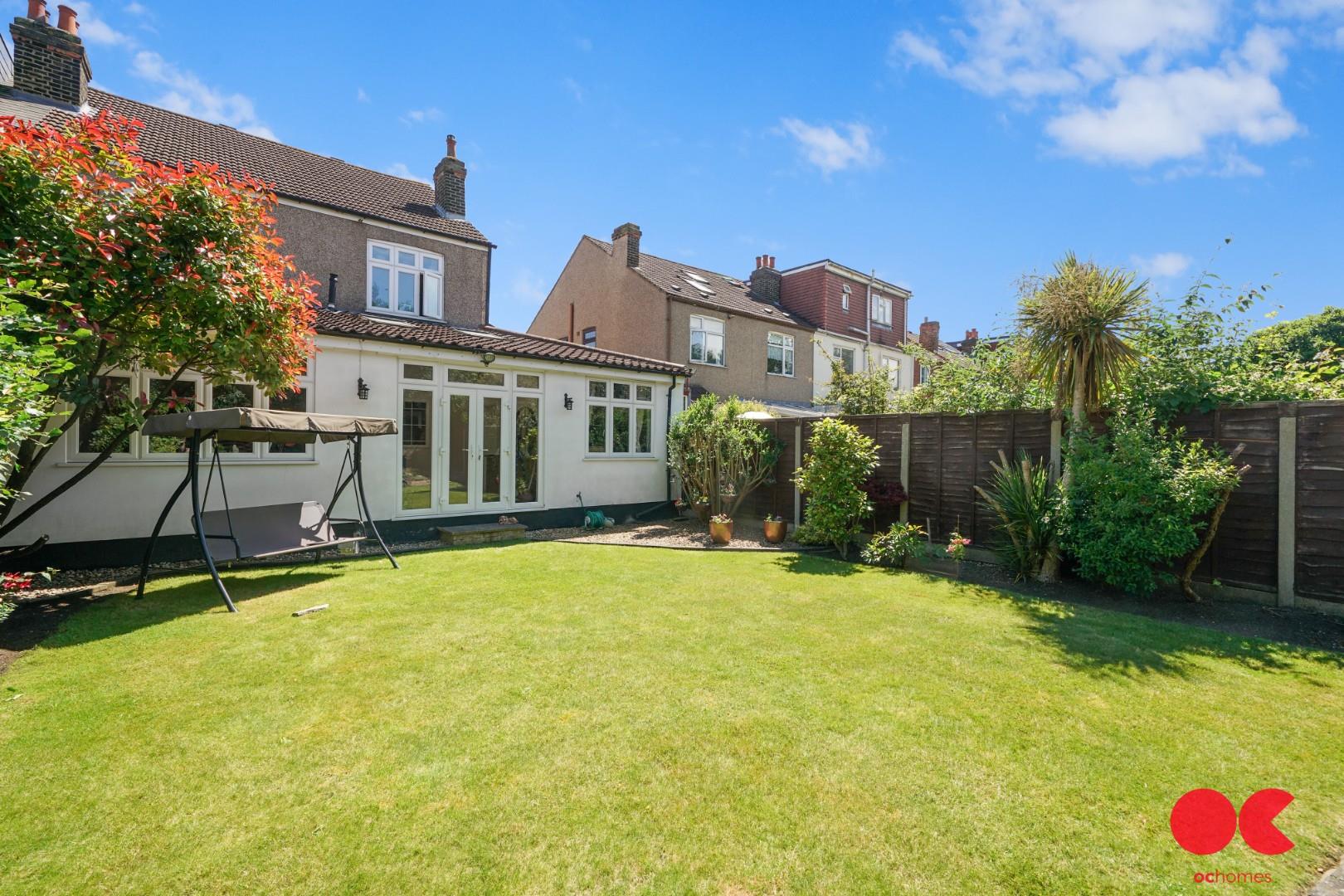 4 bed semi-detached house for sale in Fairholme Avenue, Gidea Park  - Property Image 37