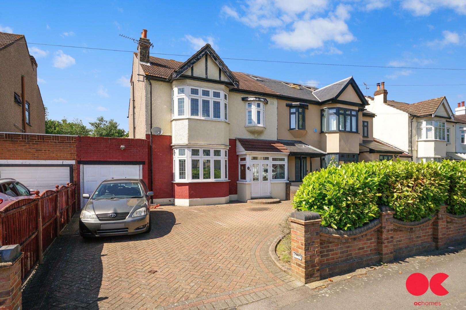 4 bed semi-detached house for sale in Fairholme Avenue, Gidea Park  - Property Image 40