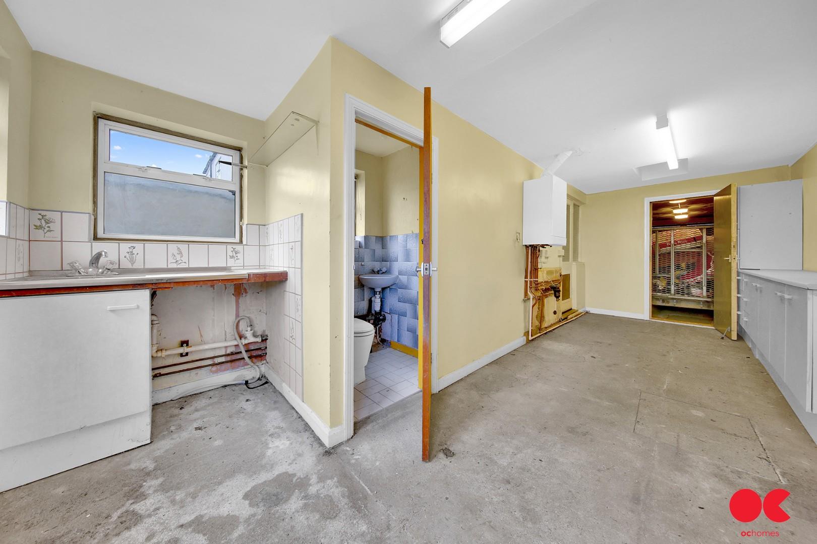 4 bed semi-detached house for sale in Fairholme Avenue, Gidea Park  - Property Image 29