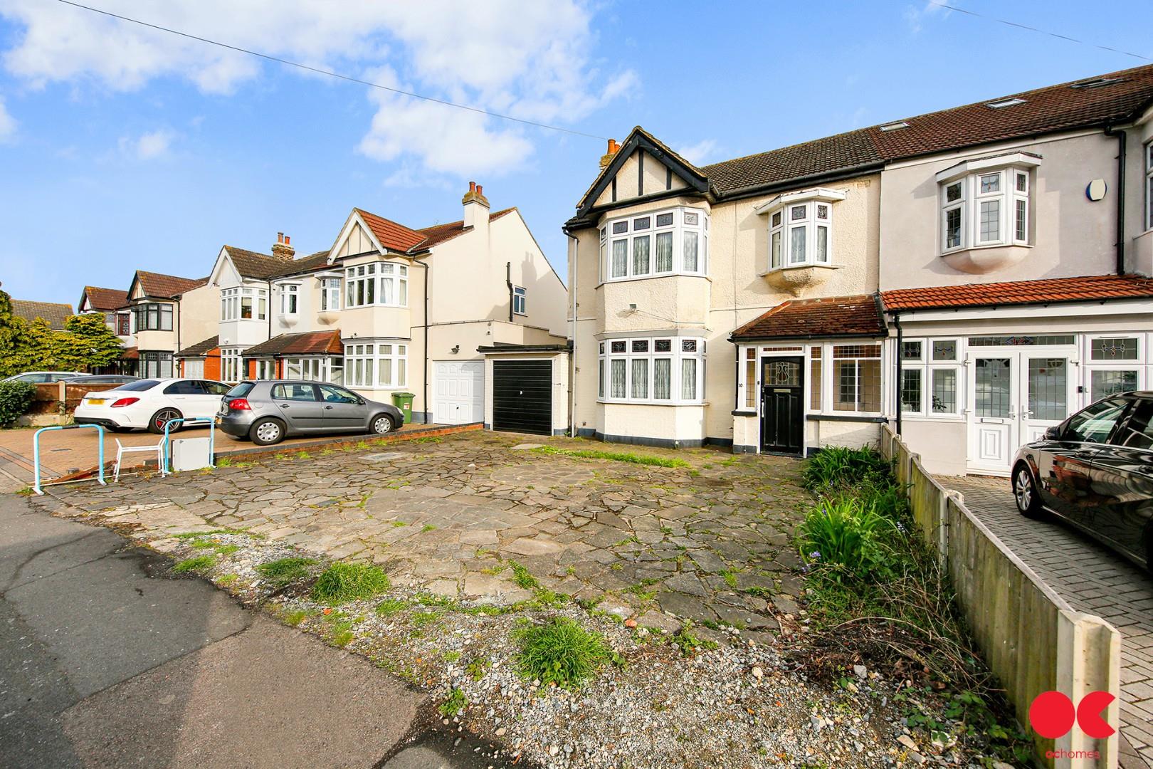 4 bed semi-detached house for sale in Fairholme Avenue, Gidea Park  - Property Image 16