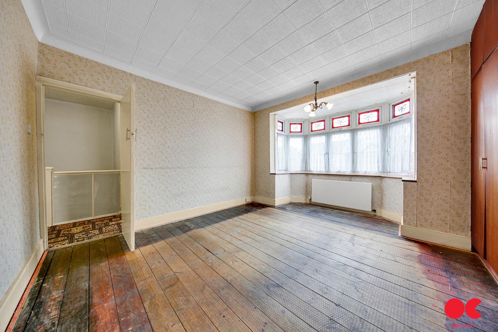 4 bed semi-detached house for sale in Fairholme Avenue, Gidea Park  - Property Image 7