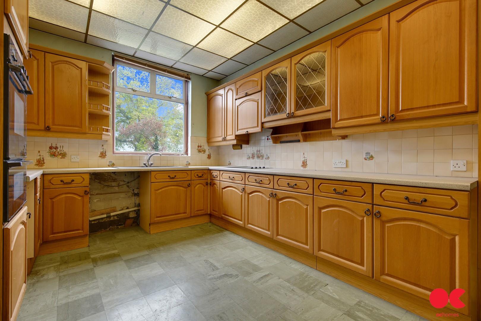 4 bed semi-detached house for sale in Fairholme Avenue, Gidea Park  - Property Image 14