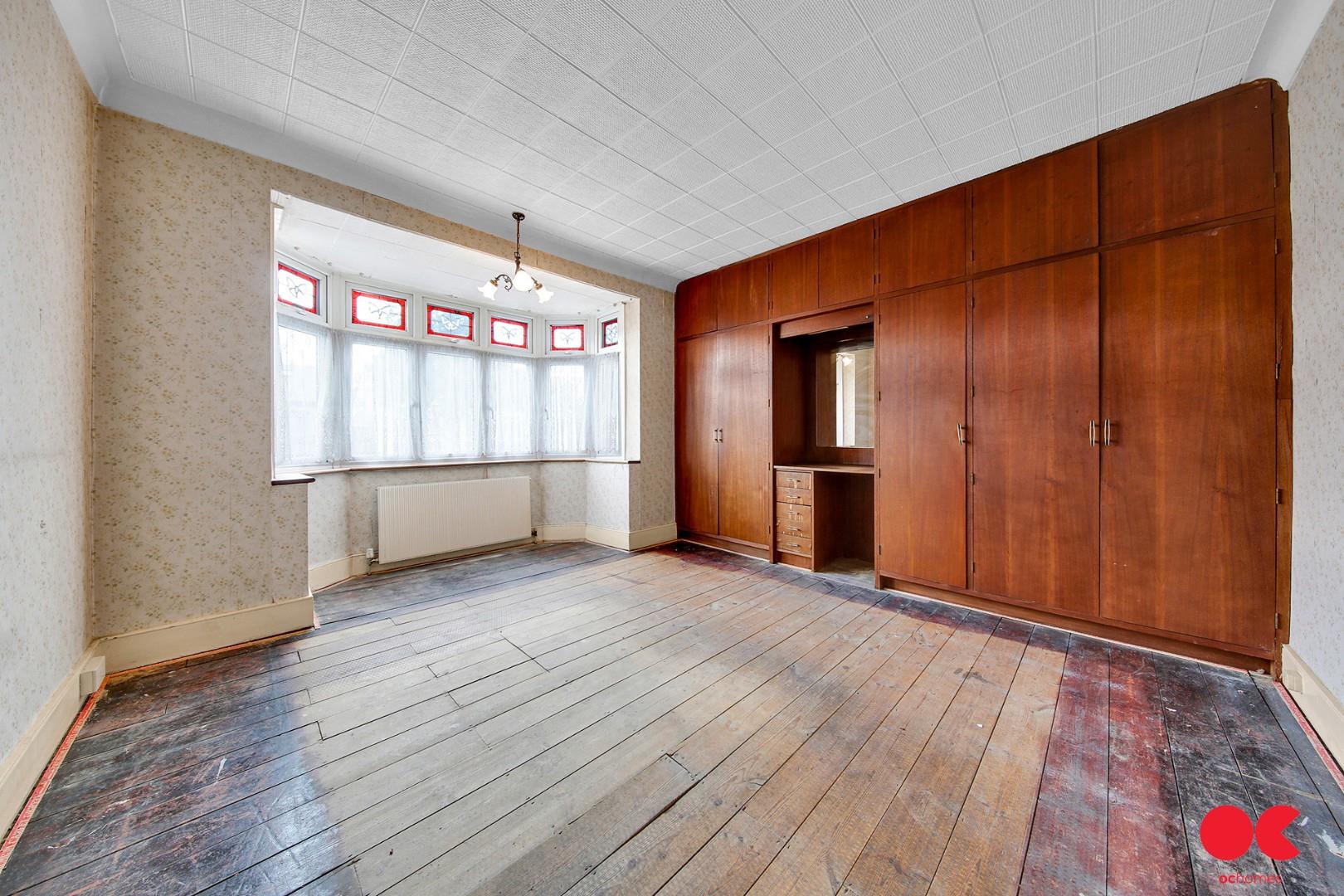 4 bed semi-detached house for sale in Fairholme Avenue, Gidea Park  - Property Image 18