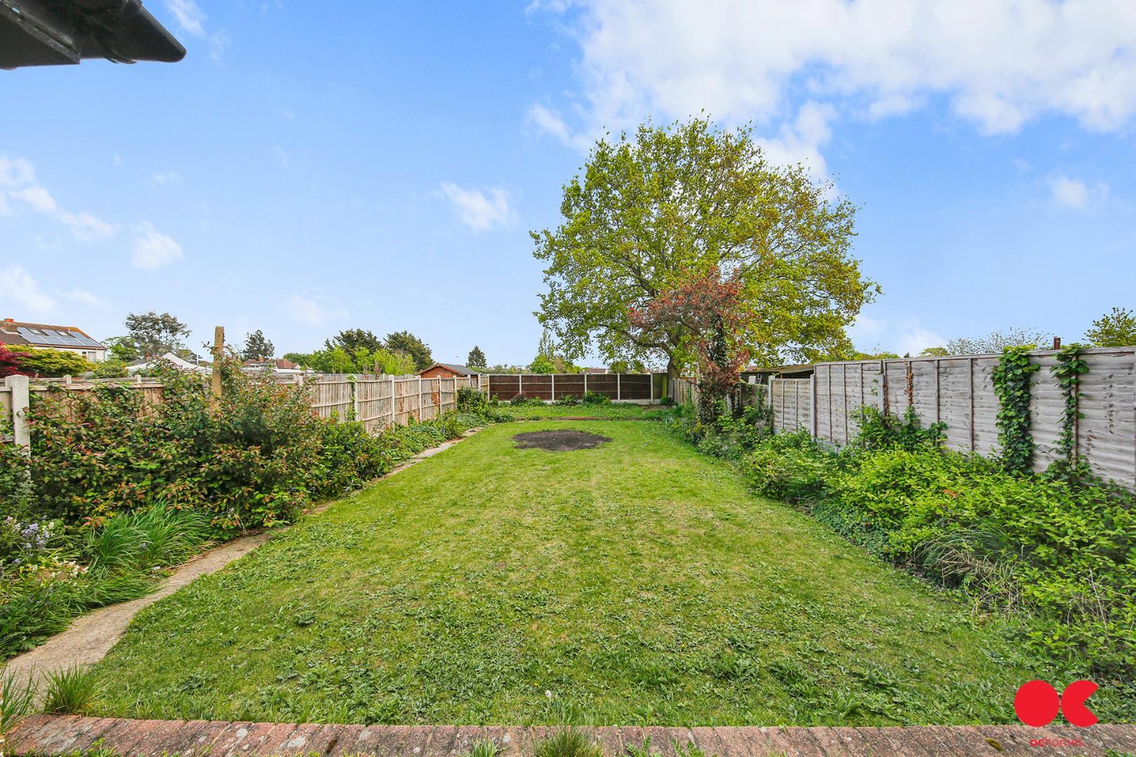 4 bed semi-detached house for sale in Fairholme Avenue, Gidea Park  - Property Image 3