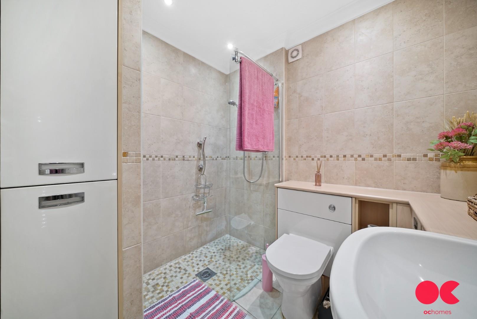 4 bed detached house for sale in Lake Avenue, Rainham  - Property Image 18