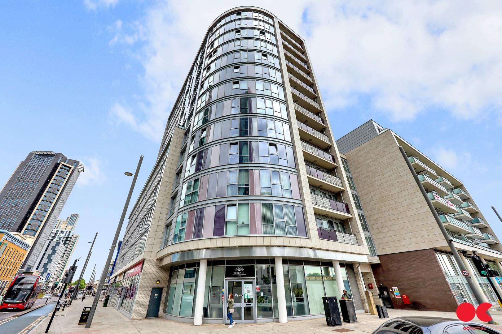 2 bed flat for sale in Rick Roberts Way, Stratford  - Property Image 2