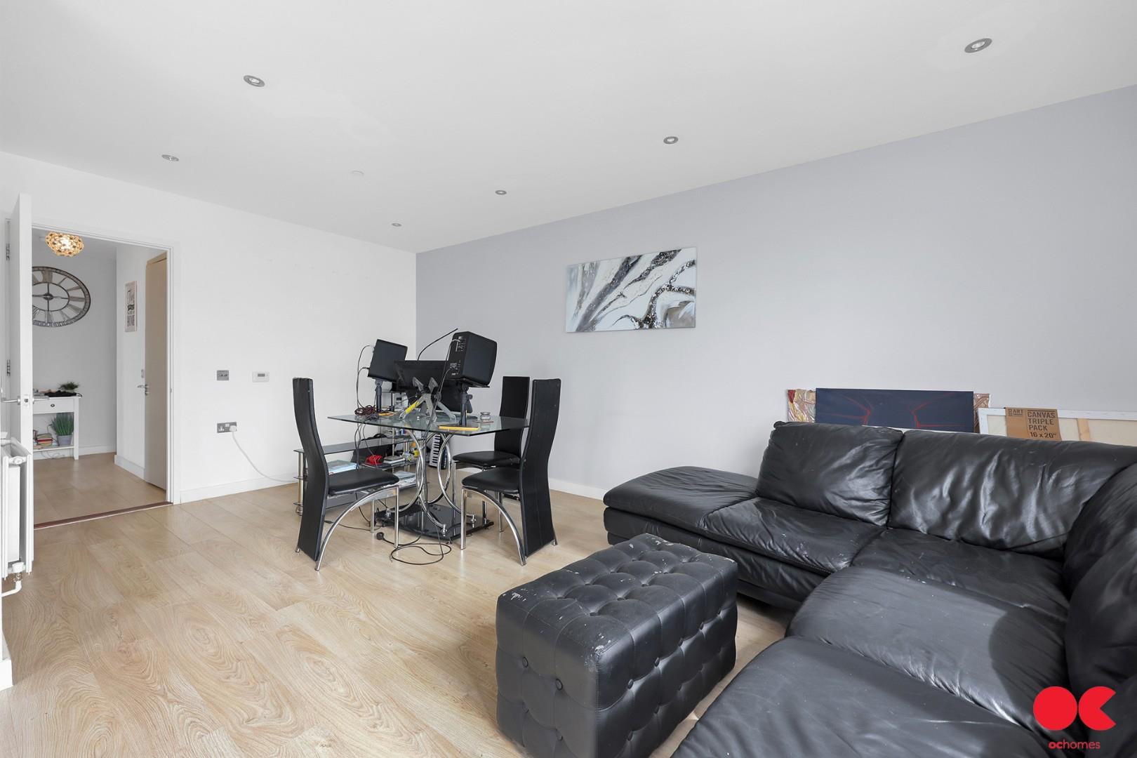 2 bed flat for sale in Rick Roberts Way, London  - Property Image 8