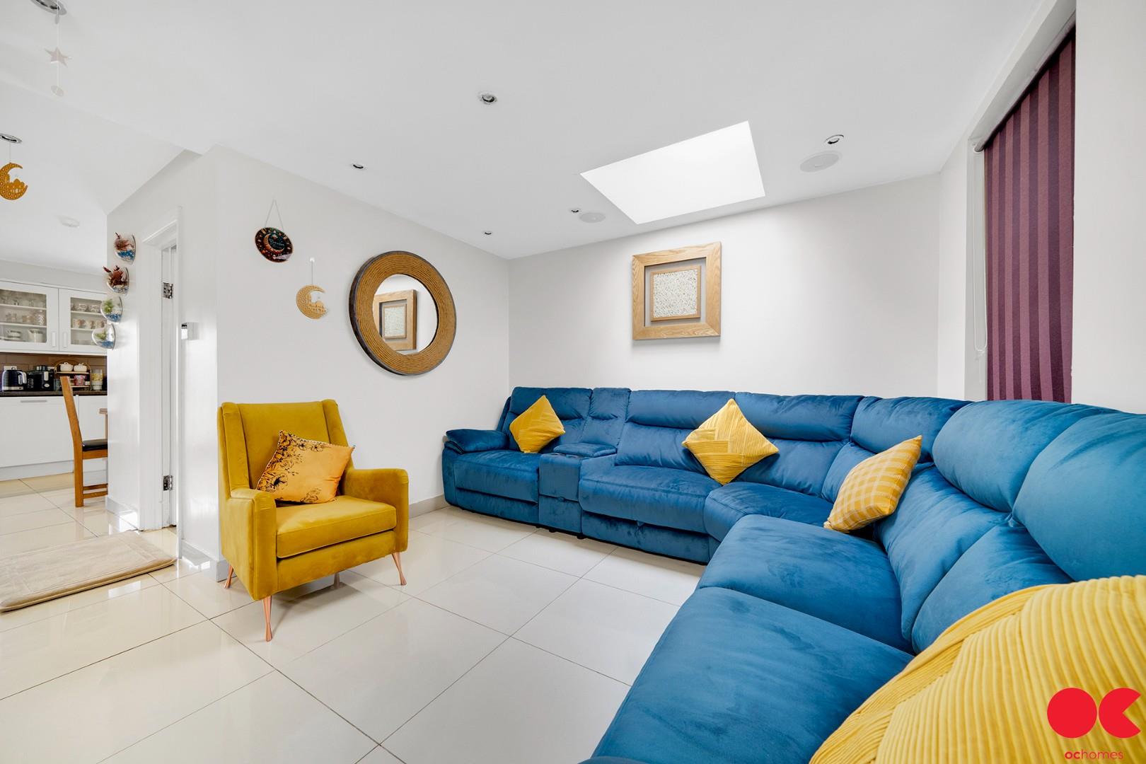 2 bed flat for sale in Essex Road, Manor Park  - Property Image 2