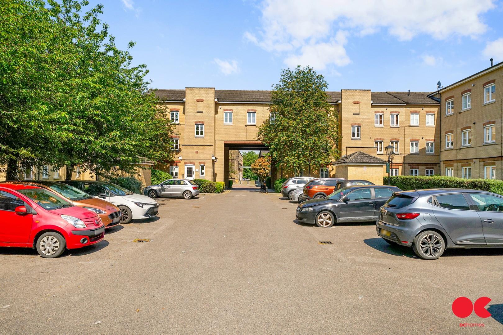 2 bed flat for sale in Kidman Close, Gidea Park  - Property Image 2