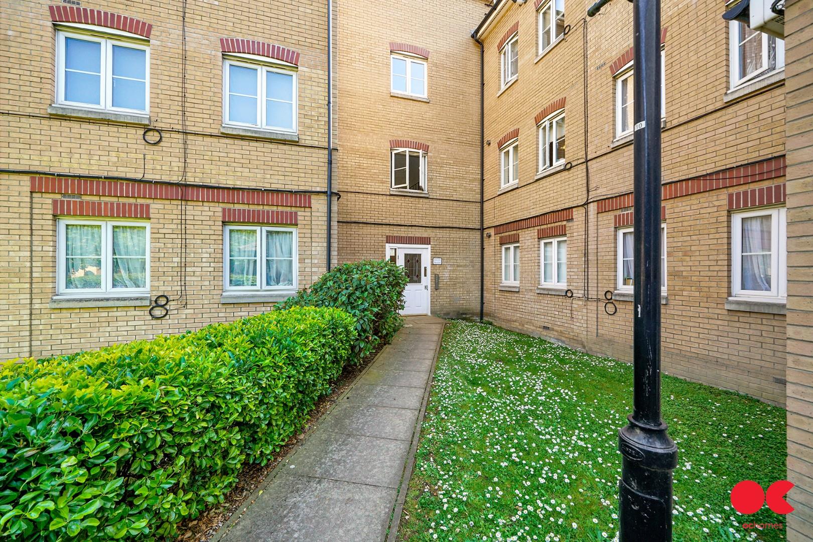 2 bed flat for sale in Kidman Close, Gidea Park  - Property Image 18