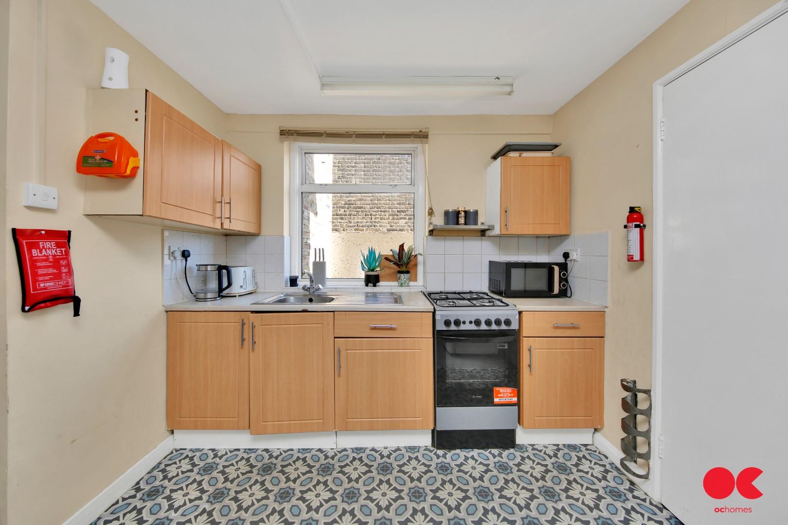 2 bed flat to rent in North Birkbeck Road, Leytonstone  - Property Image 3