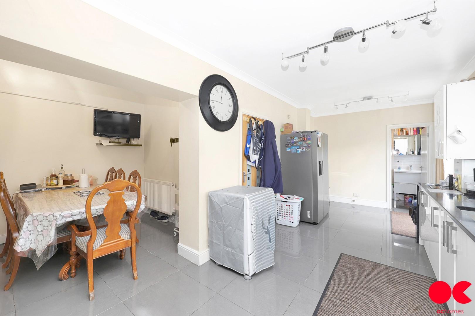 4 bed terraced house for sale in Norfolk Road, Seven Kings  - Property Image 17