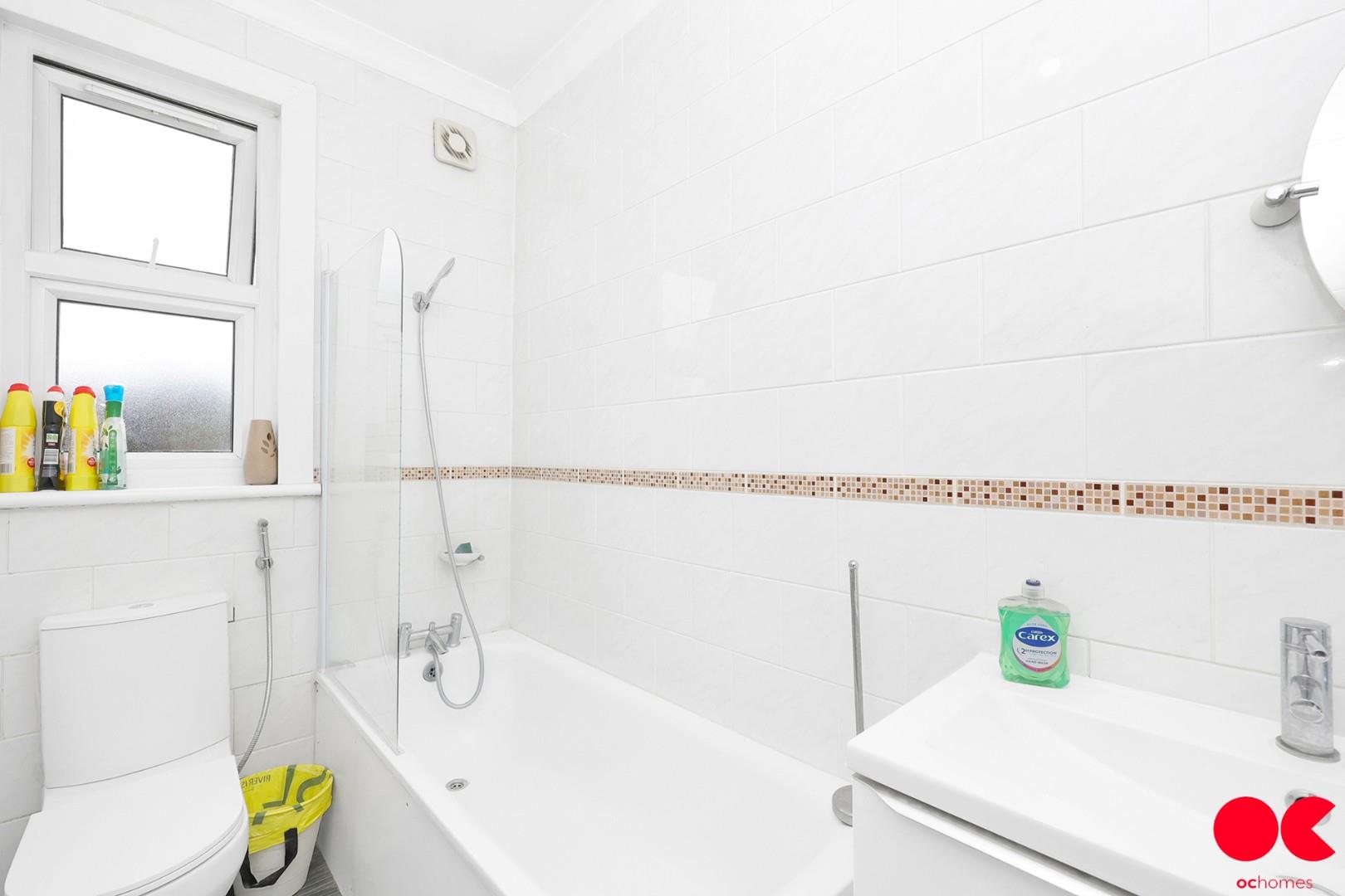 4 bed terraced house for sale in Norfolk Road, Seven Kings  - Property Image 10