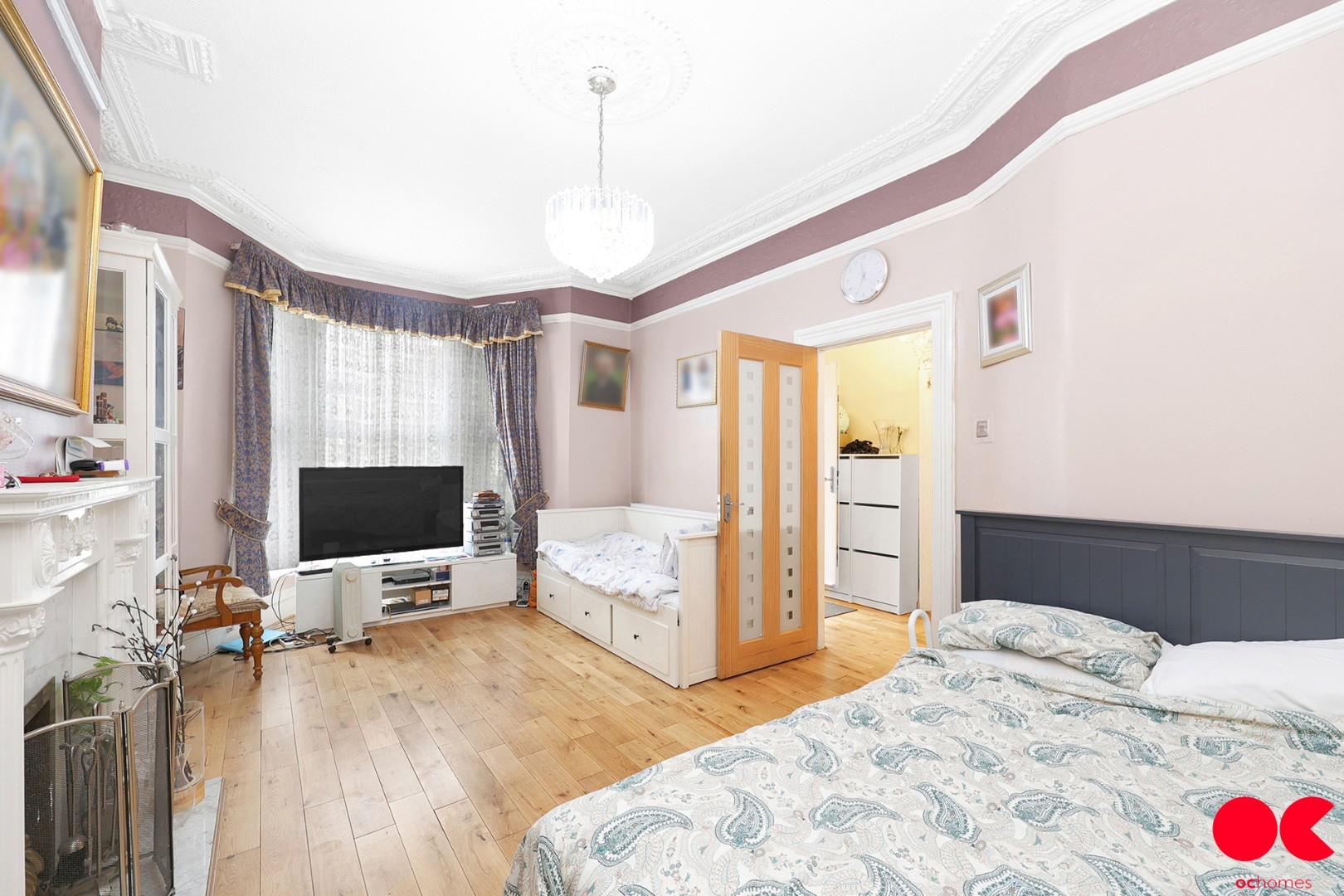 4 bed terraced house for sale in Norfolk Road, Seven Kings  - Property Image 13