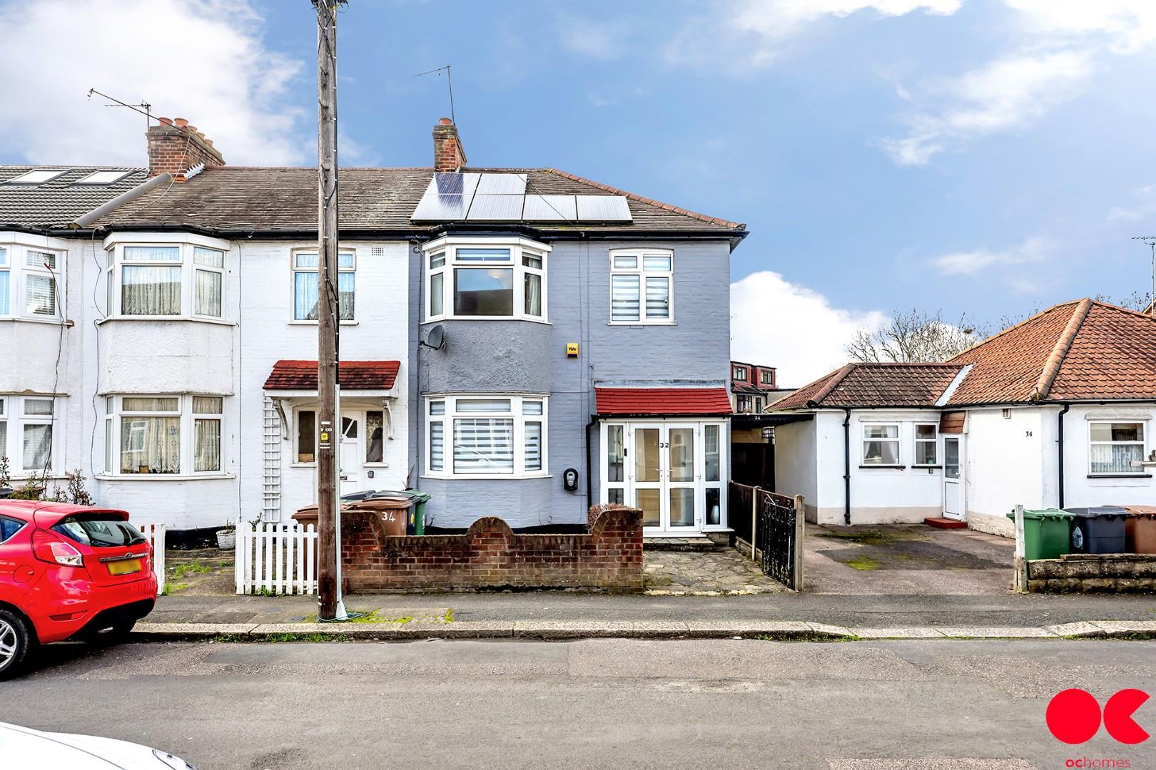 3 bed end of terrace house for sale in Suffield Road, Chingford  - Property Image 1