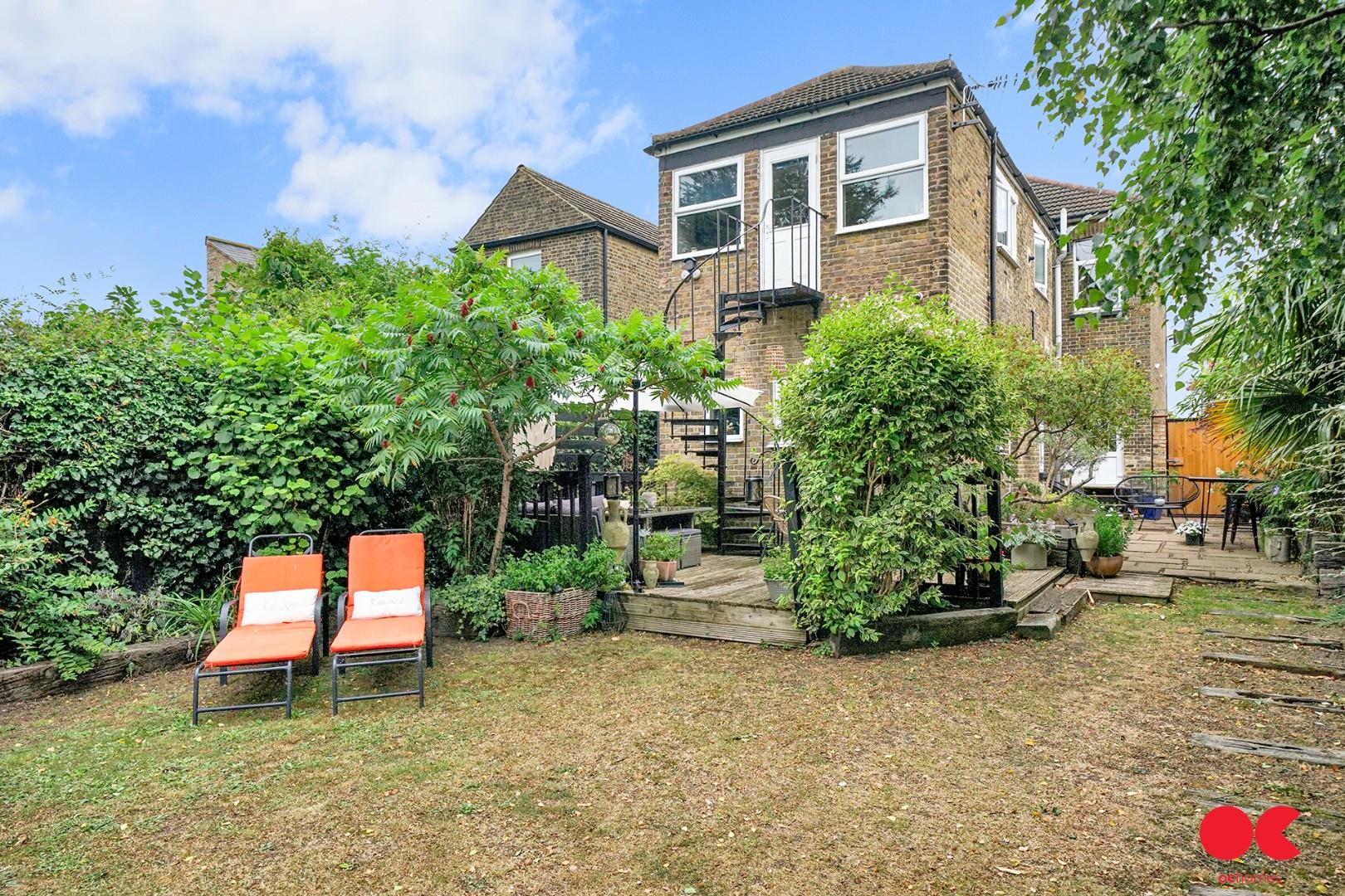 3 bed detached house for sale in Manor Road, Romford  - Property Image 27