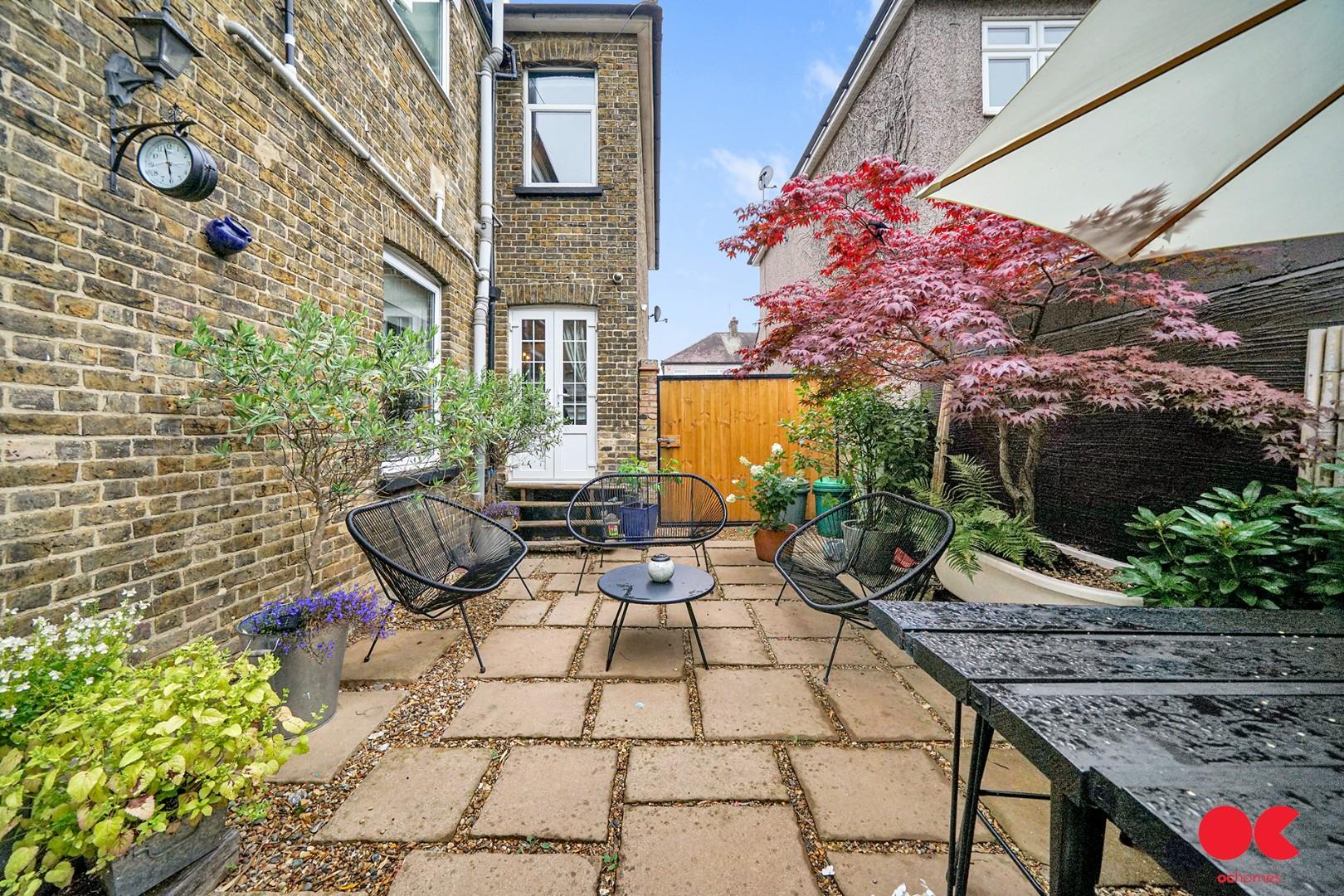 3 bed detached house for sale in Manor Road, Romford  - Property Image 37