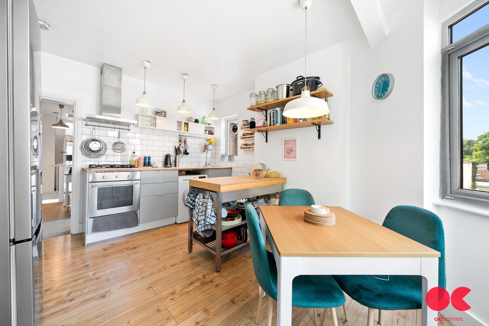 2 bed flat for sale in Neville Road, Forest Gate  - Property Image 5