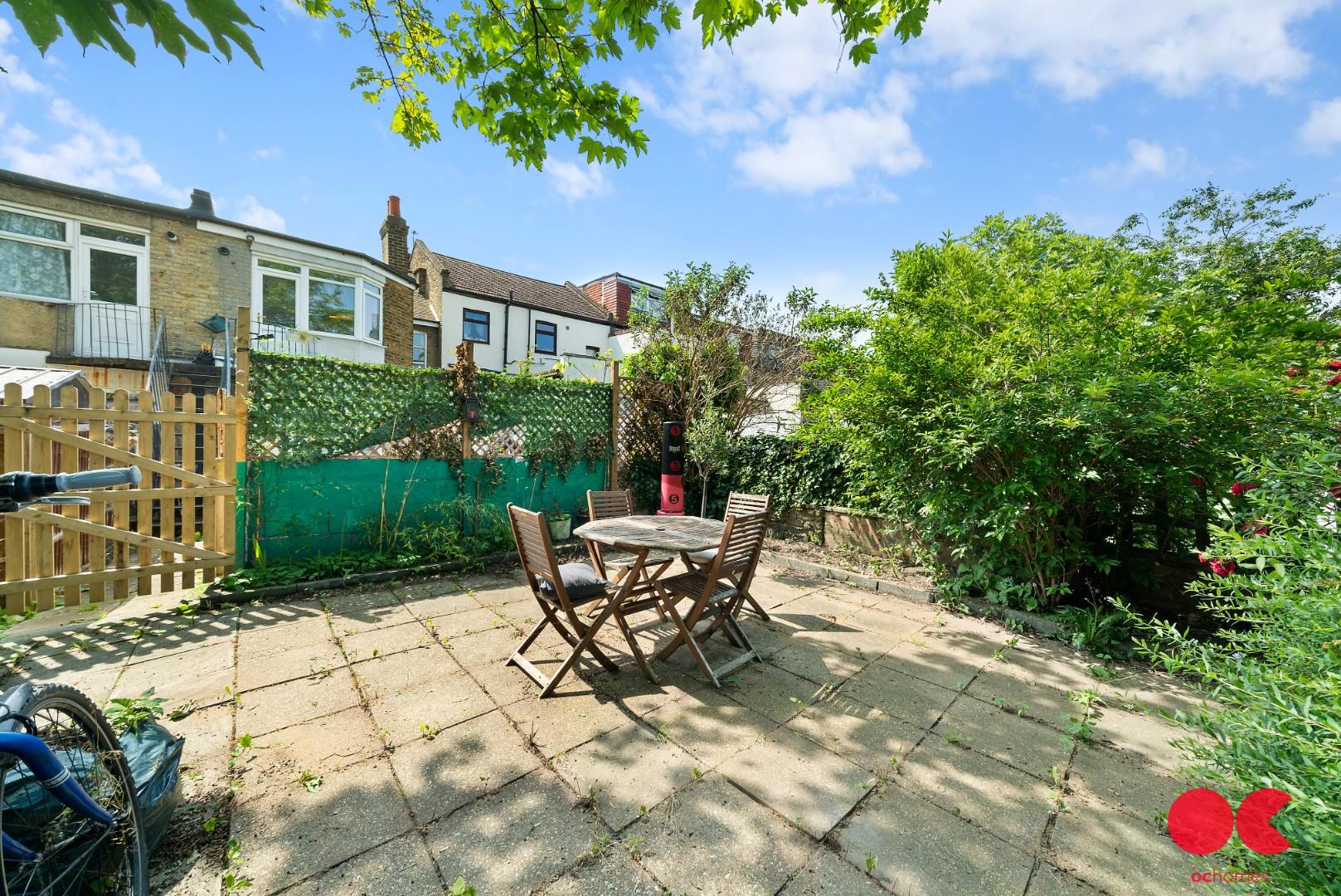 2 bed flat for sale in Neville Road, Forest Gate  - Property Image 4