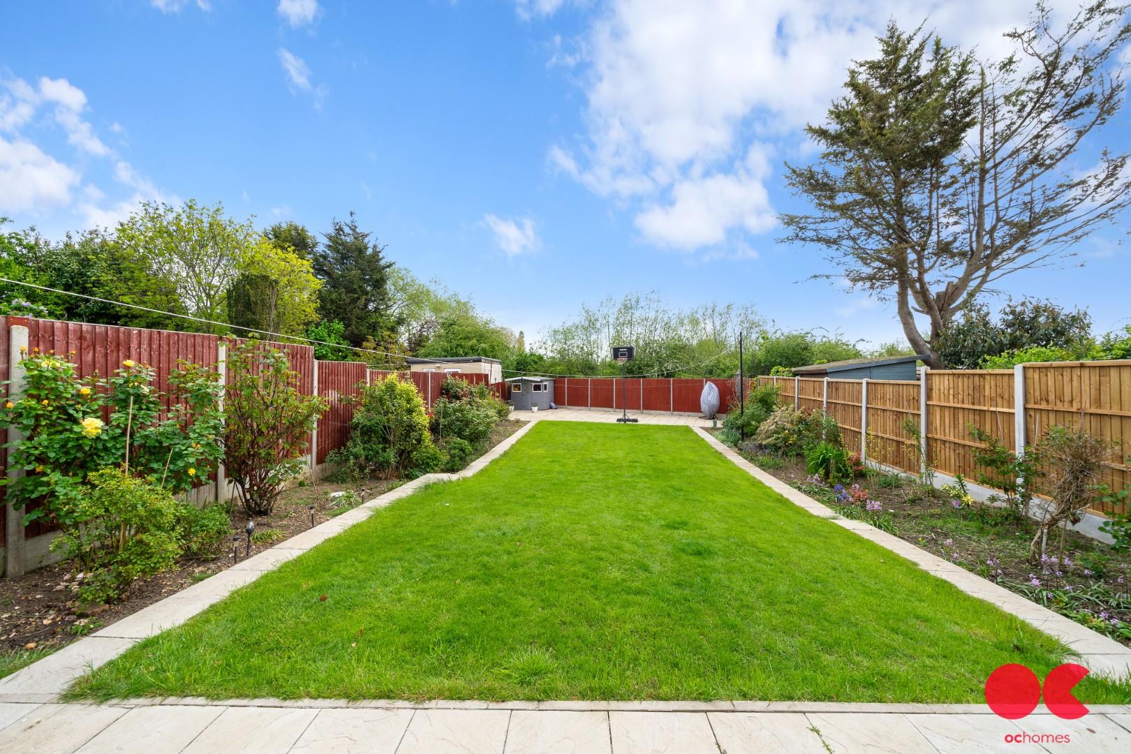 5 bed end of terrace house for sale in Westrow Drive, Barking  - Property Image 19