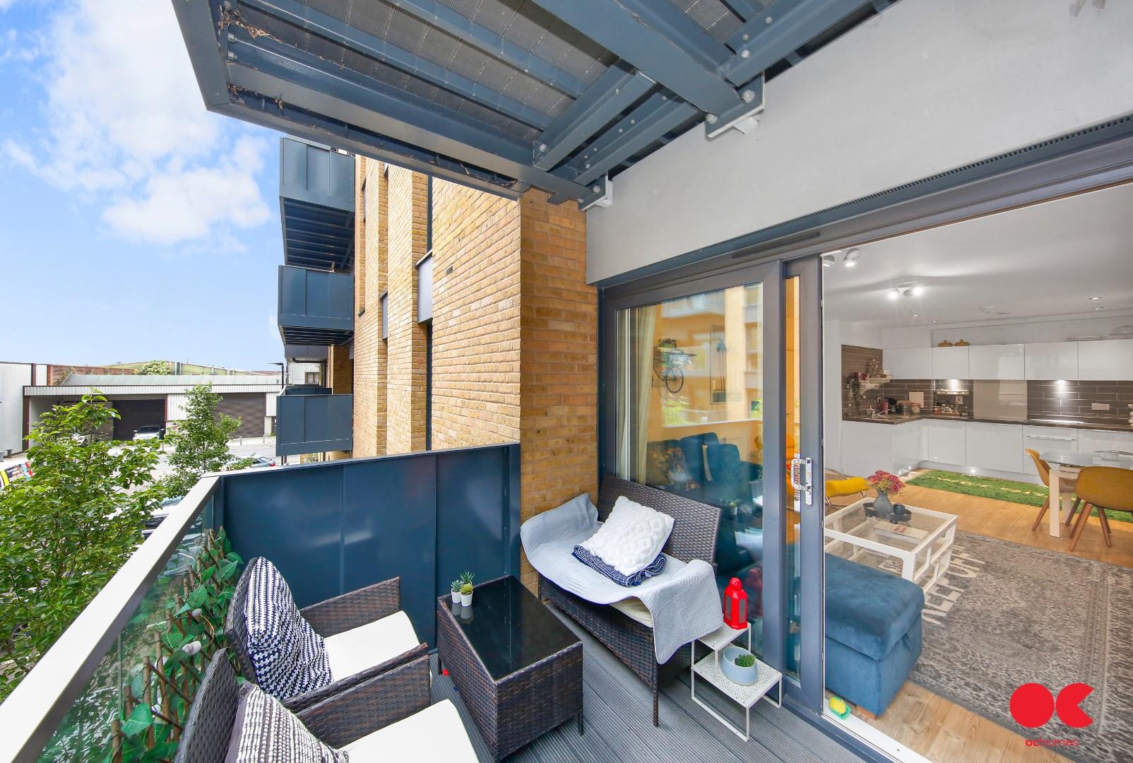 2 bed flat for sale in Hoffmans Road, Walthamstow  - Property Image 3