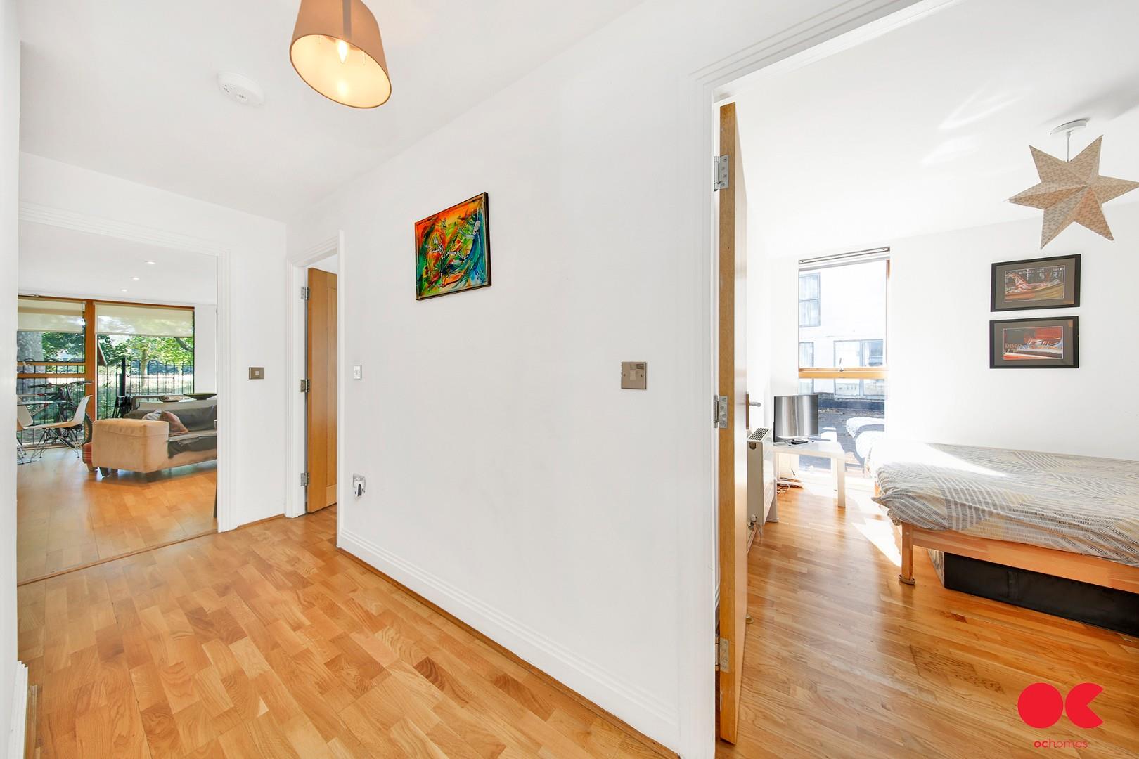 2 bed flat for sale in Lea Bridge Road, Hackney  - Property Image 25