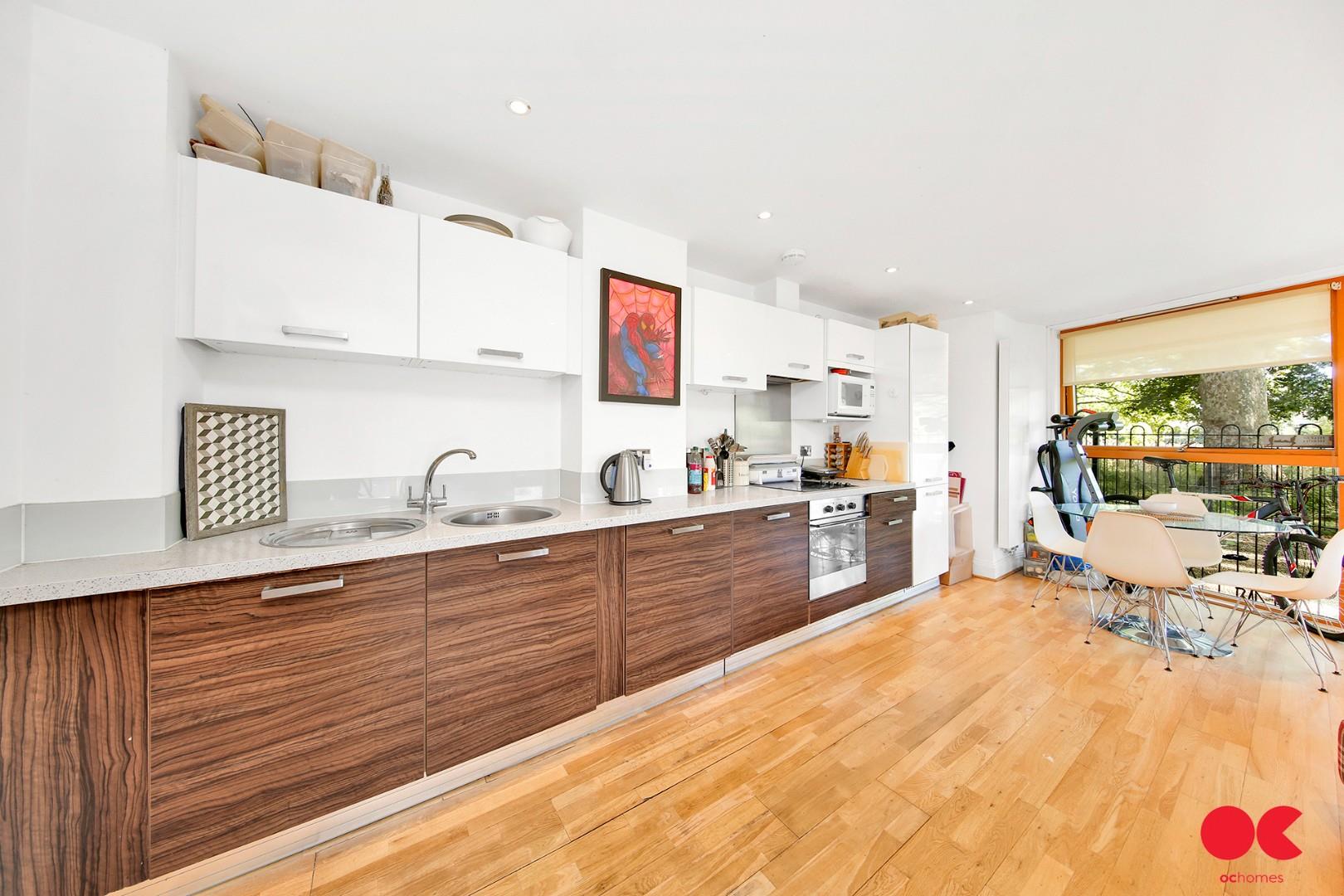 2 bed flat for sale in Lea Bridge Road, Hackney  - Property Image 10