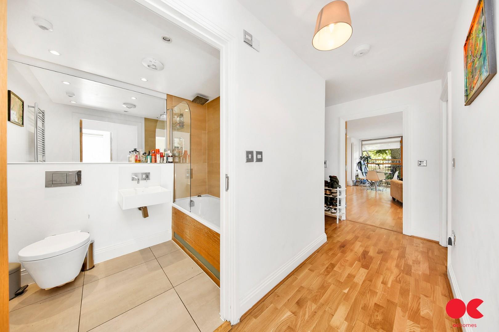 2 bed flat for sale in Lea Bridge Road, Hackney  - Property Image 19