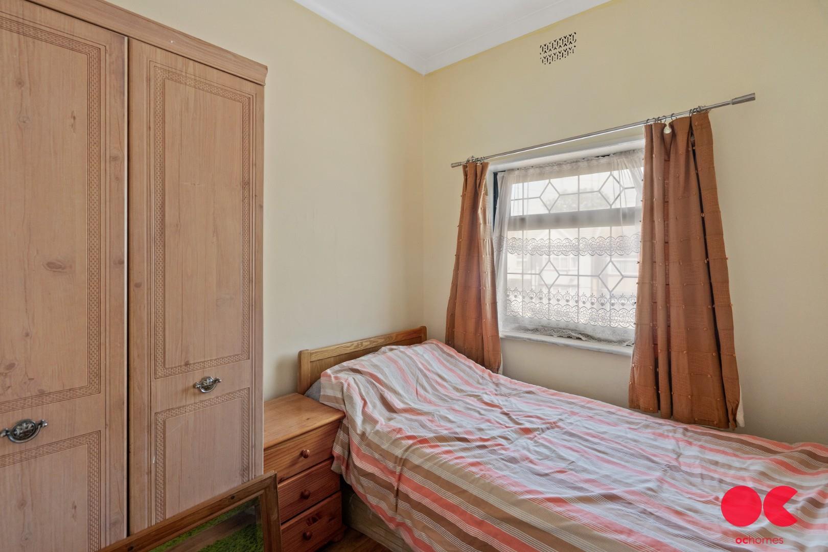 3 bed terraced house for sale in Martley Drive, Gants Hill  - Property Image 9