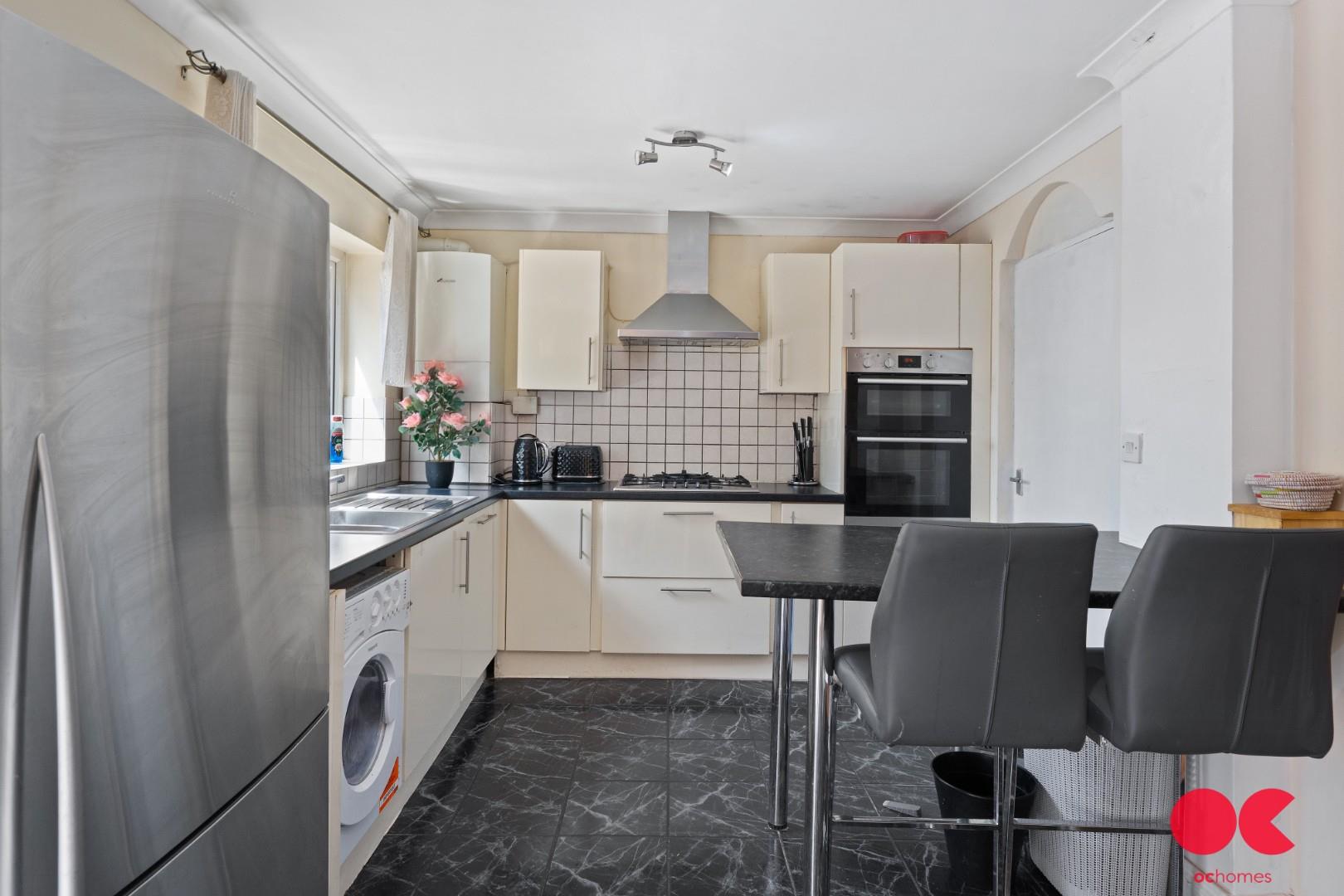3 bed terraced house for sale in Martley Drive, Gants Hill  - Property Image 16