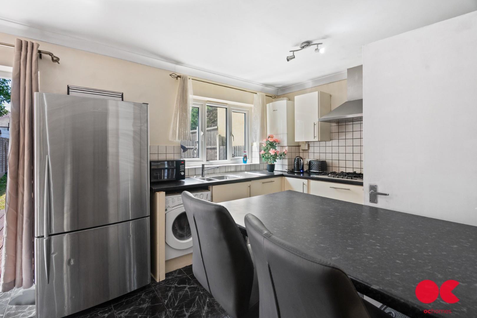 3 bed terraced house for sale in Martley Drive, Gants Hill  - Property Image 12
