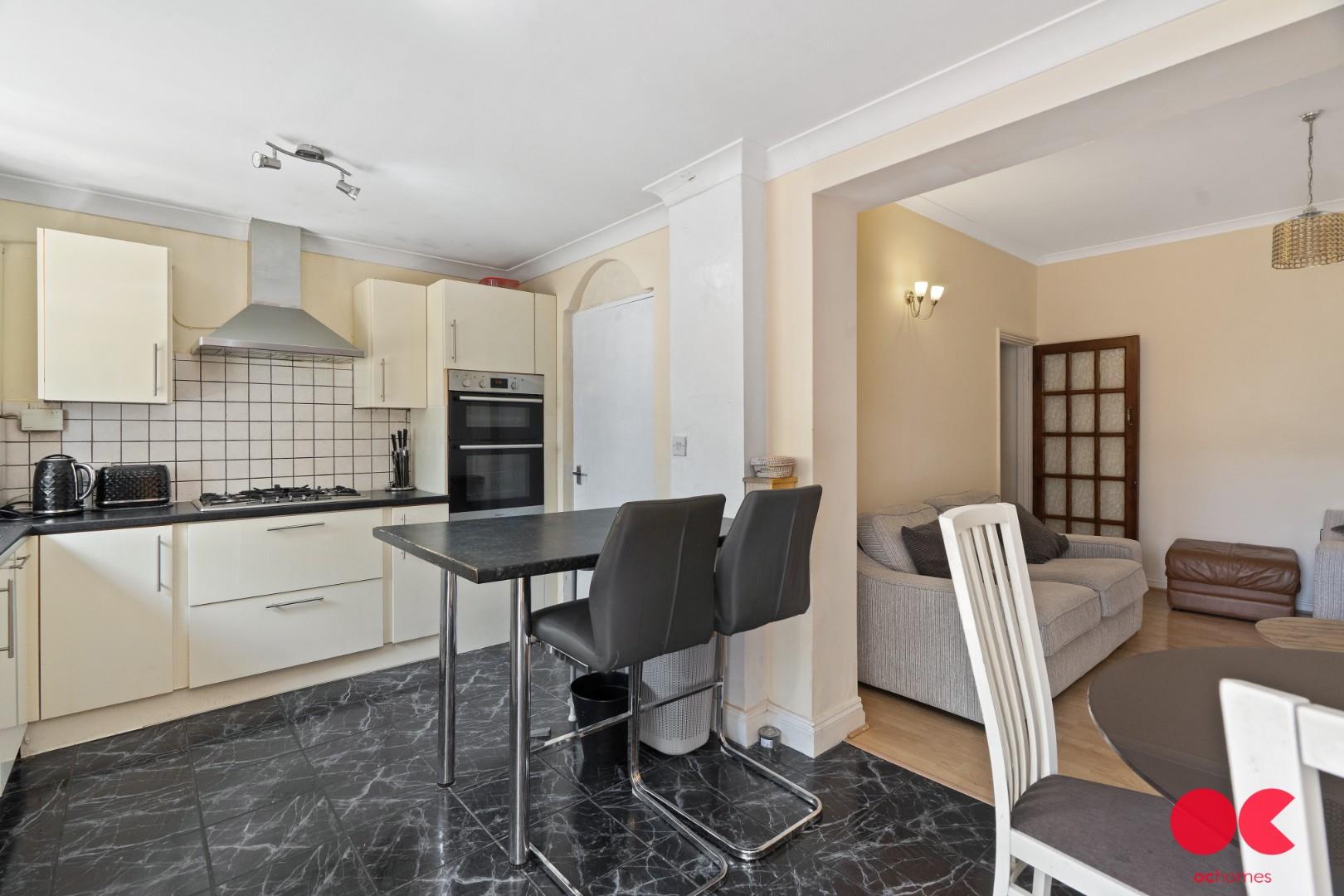 3 bed terraced house for sale in Martley Drive, Gants Hill  - Property Image 18