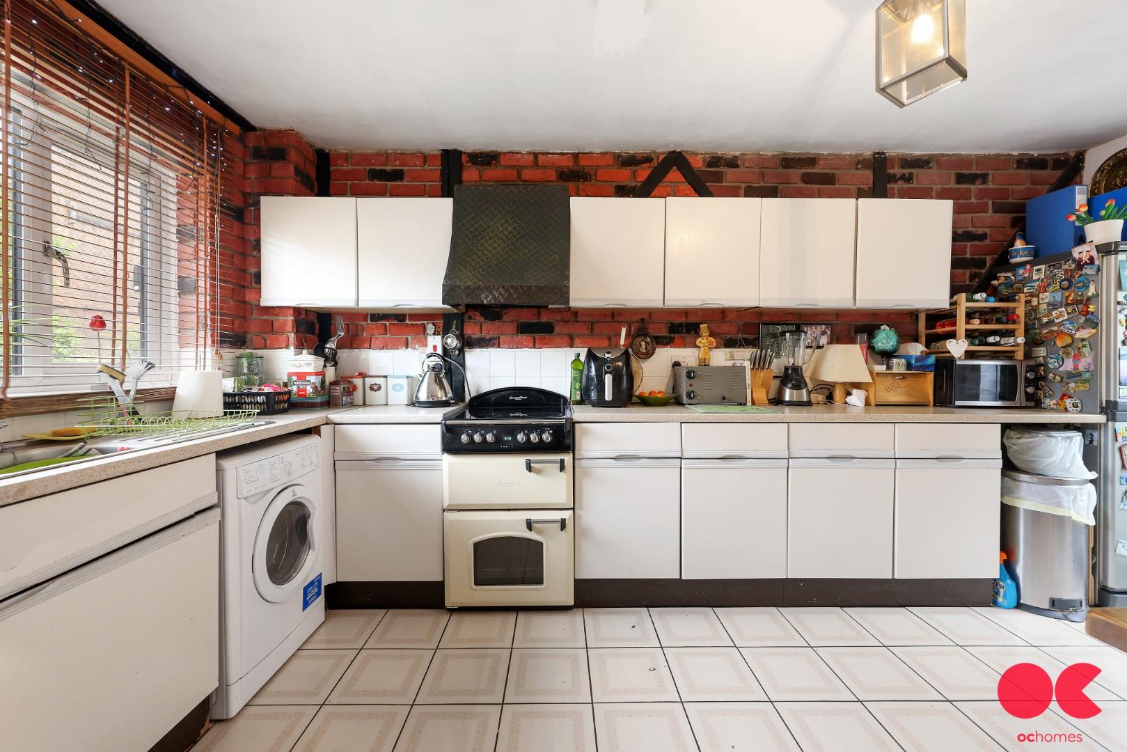3 bed terraced house for sale in Finnis Street, Bethnal Green  - Property Image 11