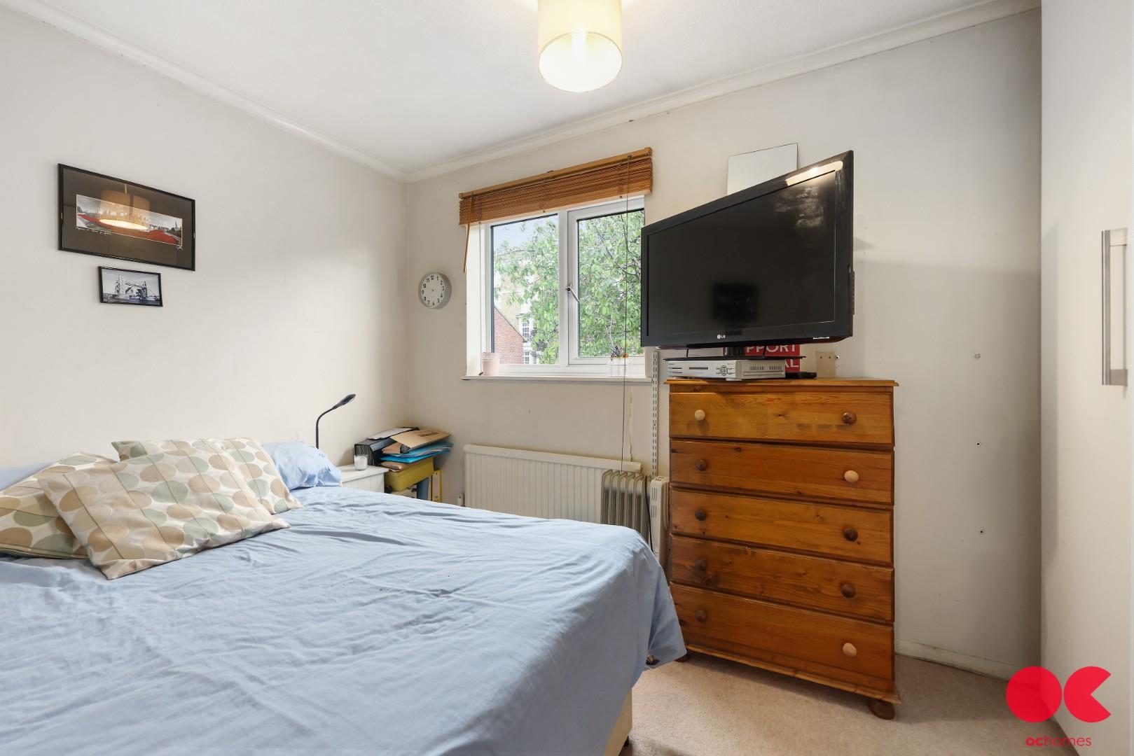 3 bed terraced house for sale in Finnis Street, Bethnal Green  - Property Image 6