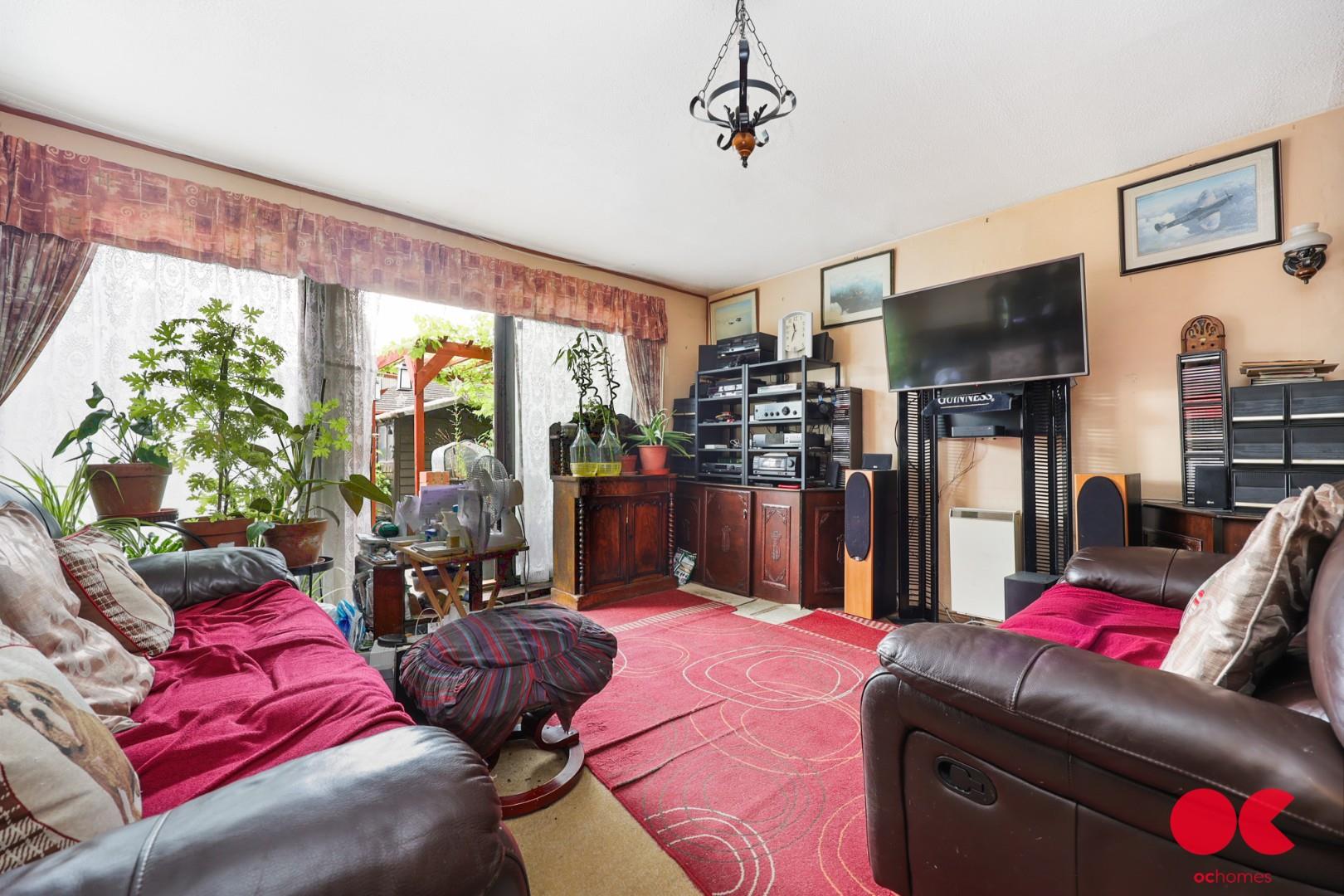 3 bed terraced house for sale in Manorhall Gardens, Leyton  - Property Image 2