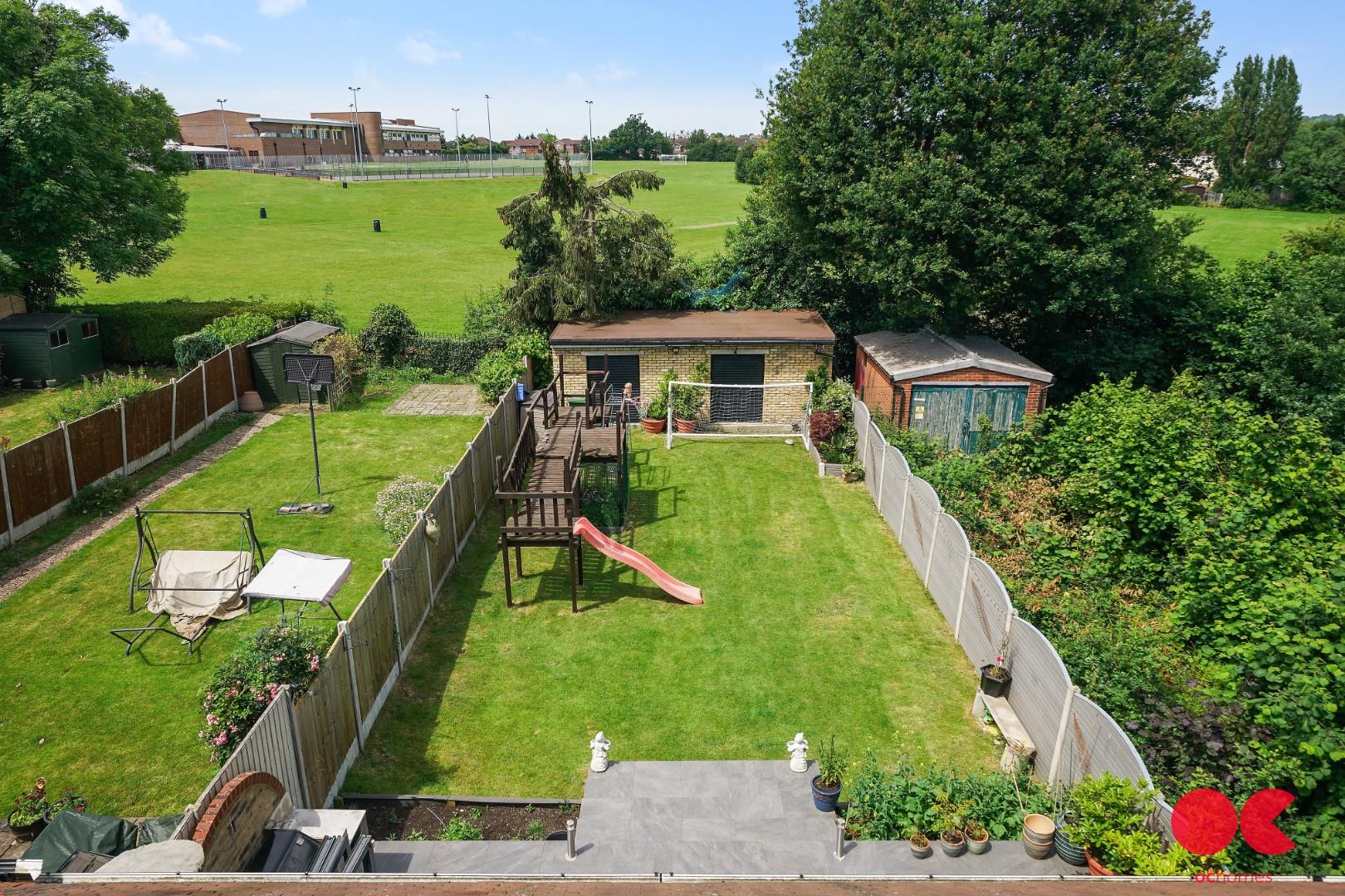 4 bed semi-detached house for sale in Parkland Avenue, Romford  - Property Image 9