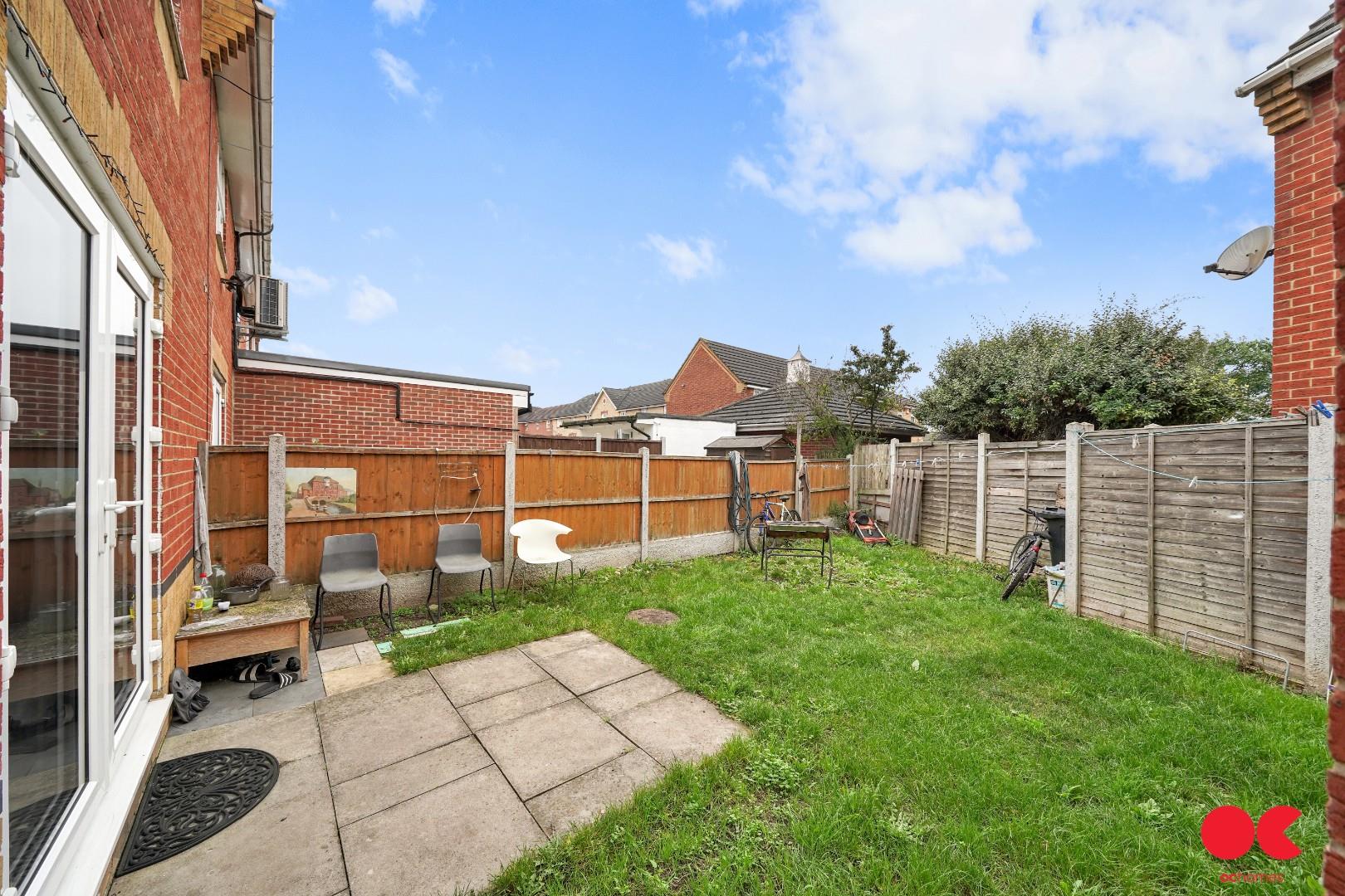 3 bed end of terrace house for sale in Dahlia Gardens, Ilford  - Property Image 10