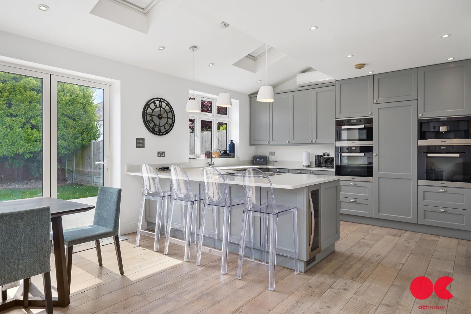4 bed semi-detached house for sale in Repton Avenue, Gidea Park  - Property Image 23