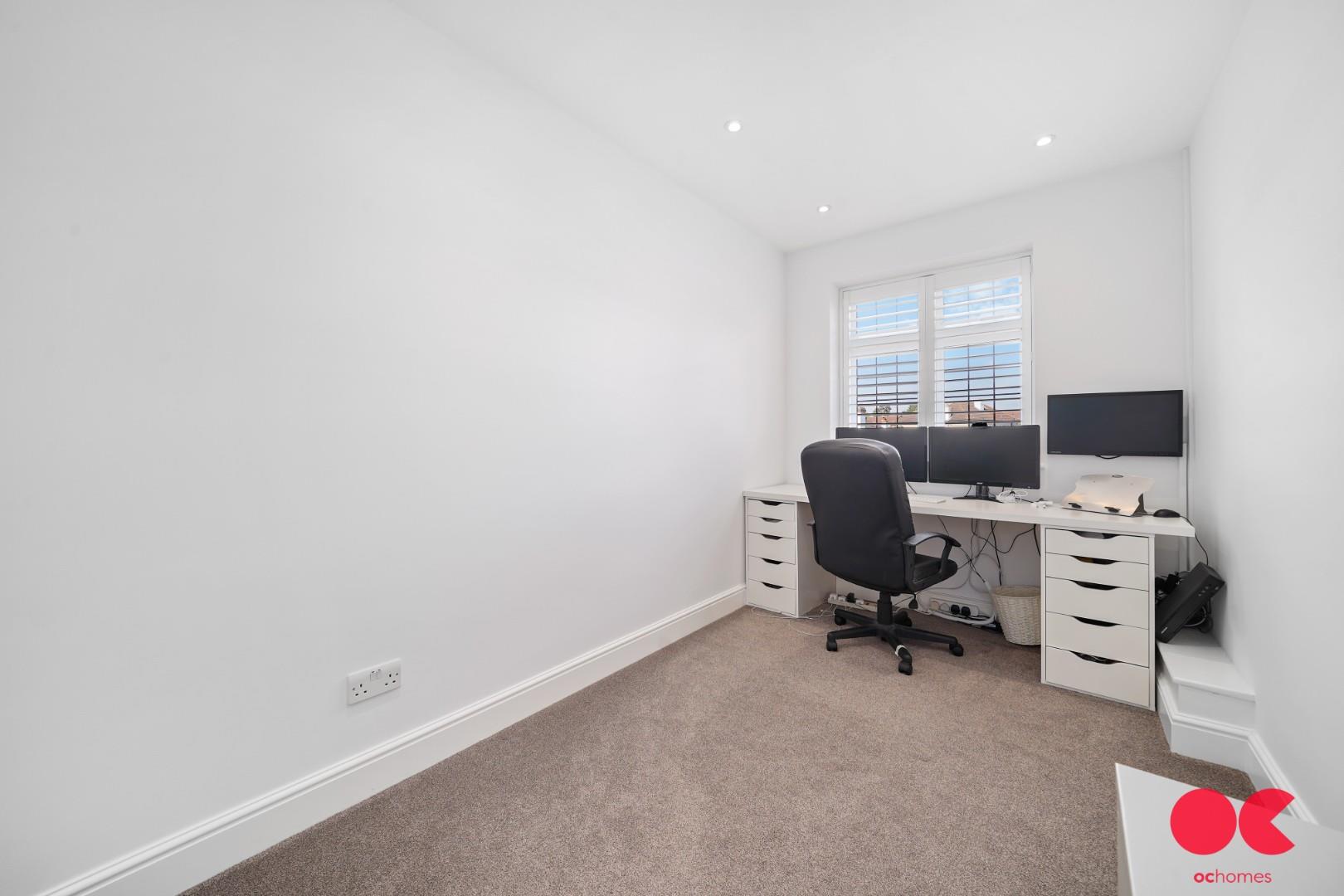 4 bed semi-detached house for sale in Repton Avenue, Gidea Park  - Property Image 11