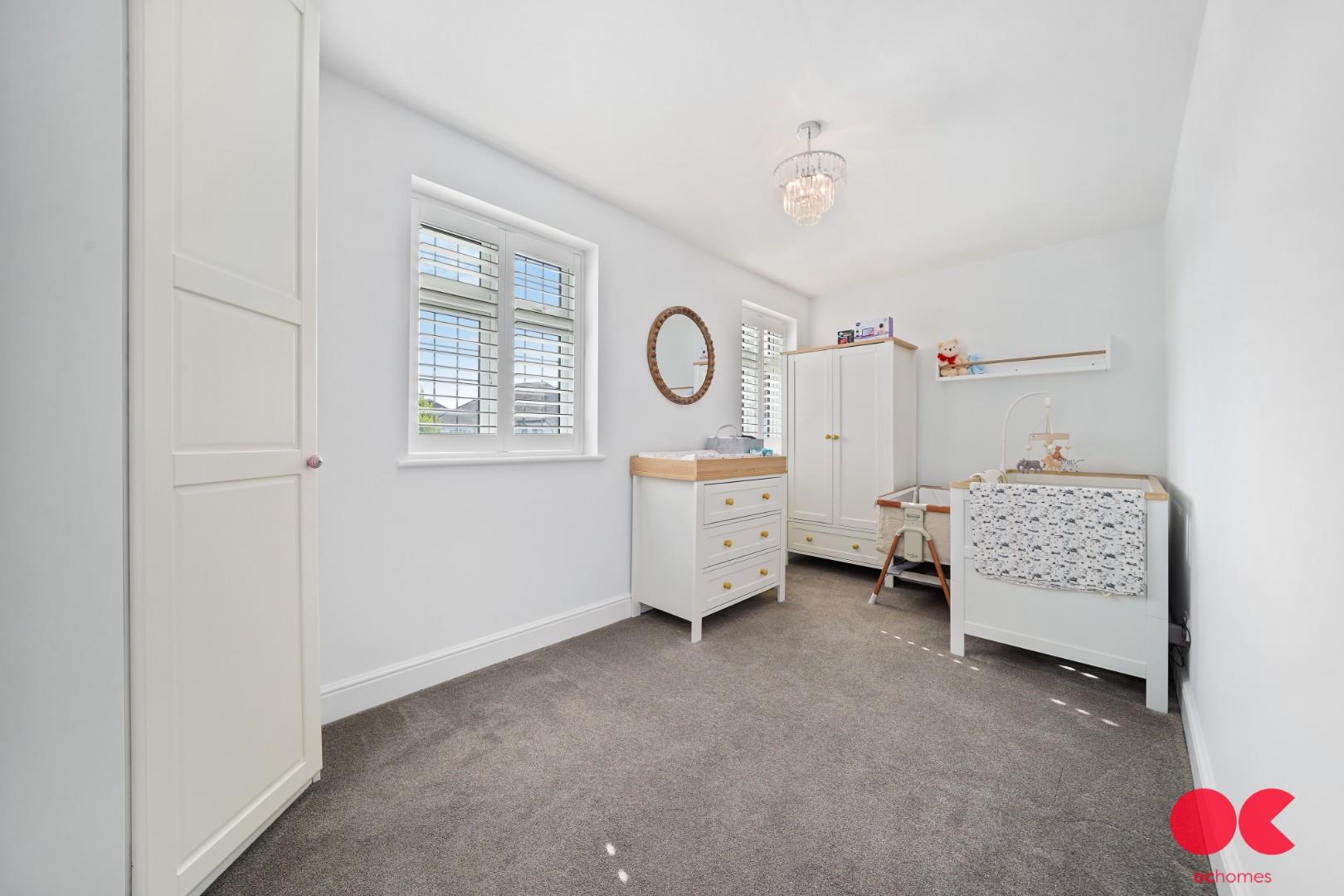 4 bed semi-detached house for sale in Repton Avenue, Gidea Park  - Property Image 9
